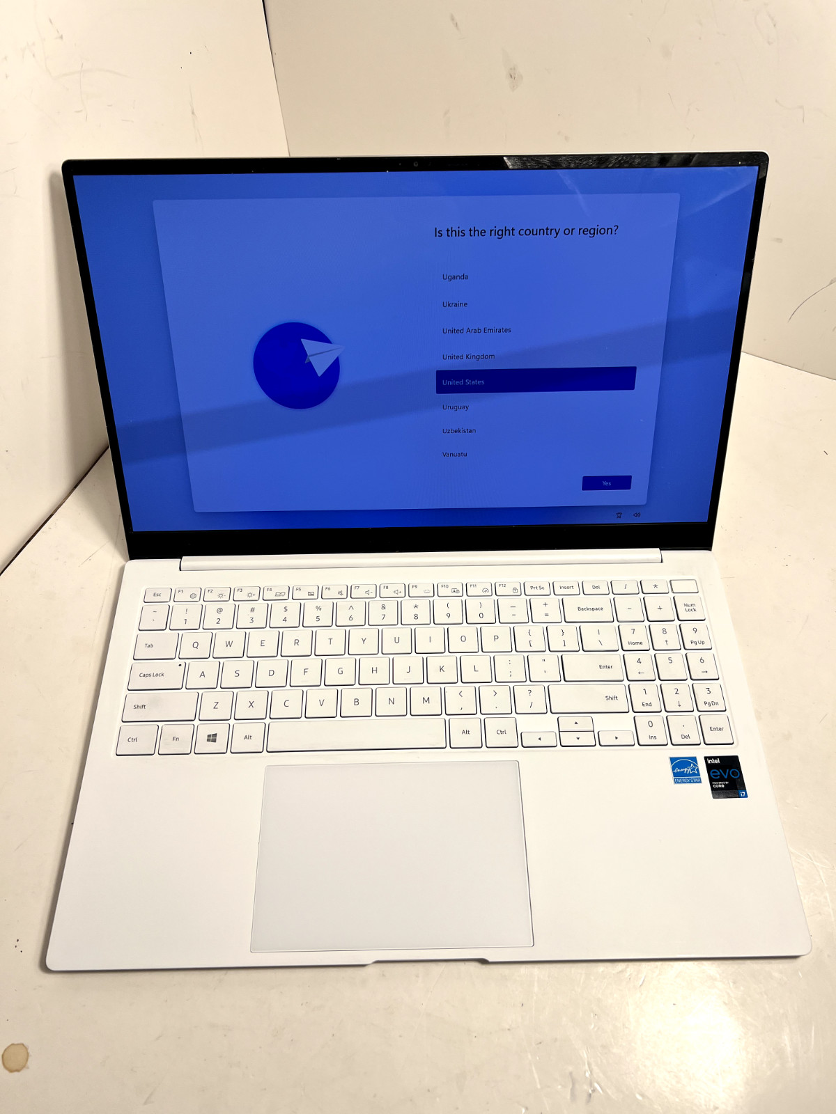 Samsung Galaxy Book Pro NP950XDB 15.6″ i7-1165G7 2.80GHz 16GB 256 GB SSD Win 11