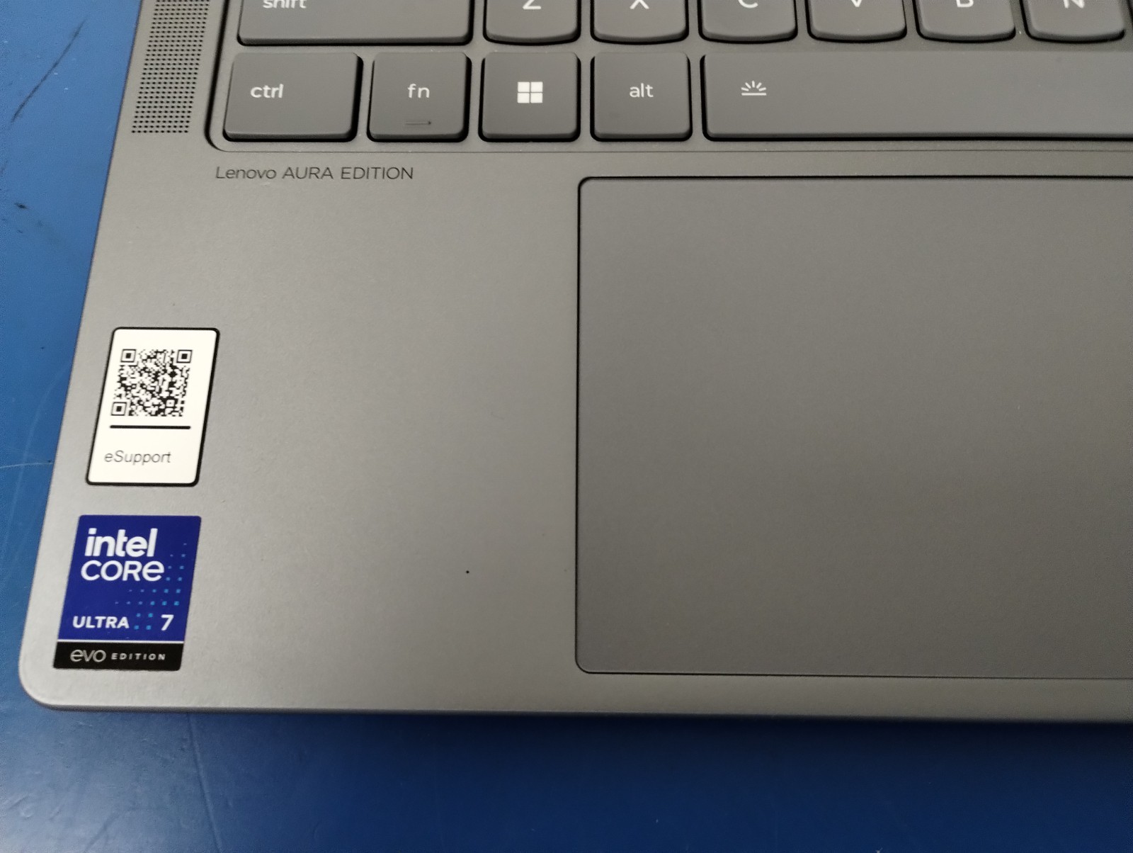 Lenovo Slim 7 14ILL10, Intel Core Ultra 7 258V, 2.20 GHz, 32 GB RAM, 1 TB NVMe