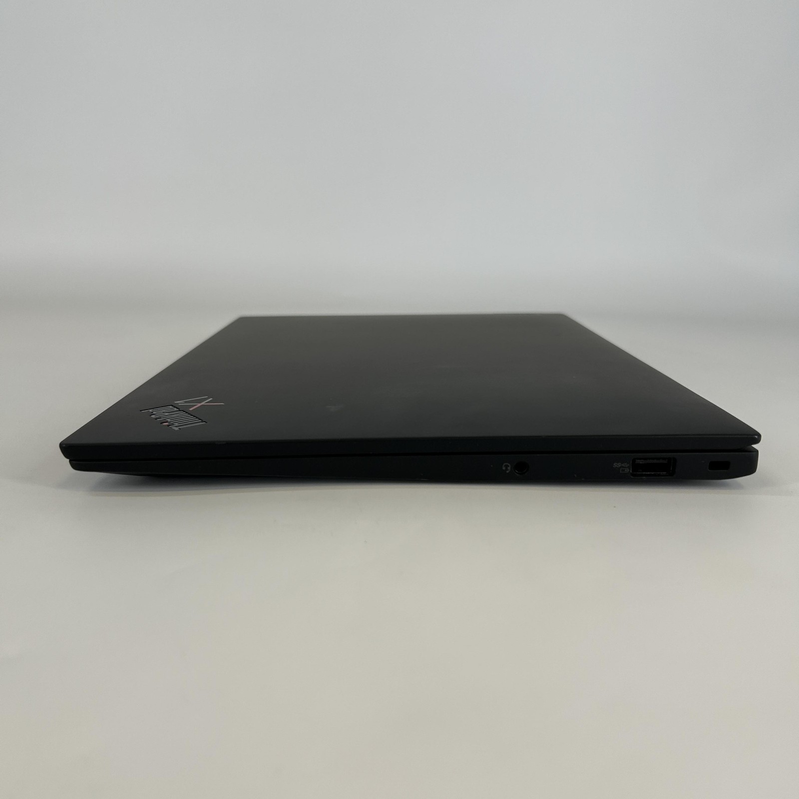 Lenovo ThinkPad X1 Carbon Gen 10 14 FHD+ TOUCH 2.1 GHz i7-1260P 16GB 512GB SSD
