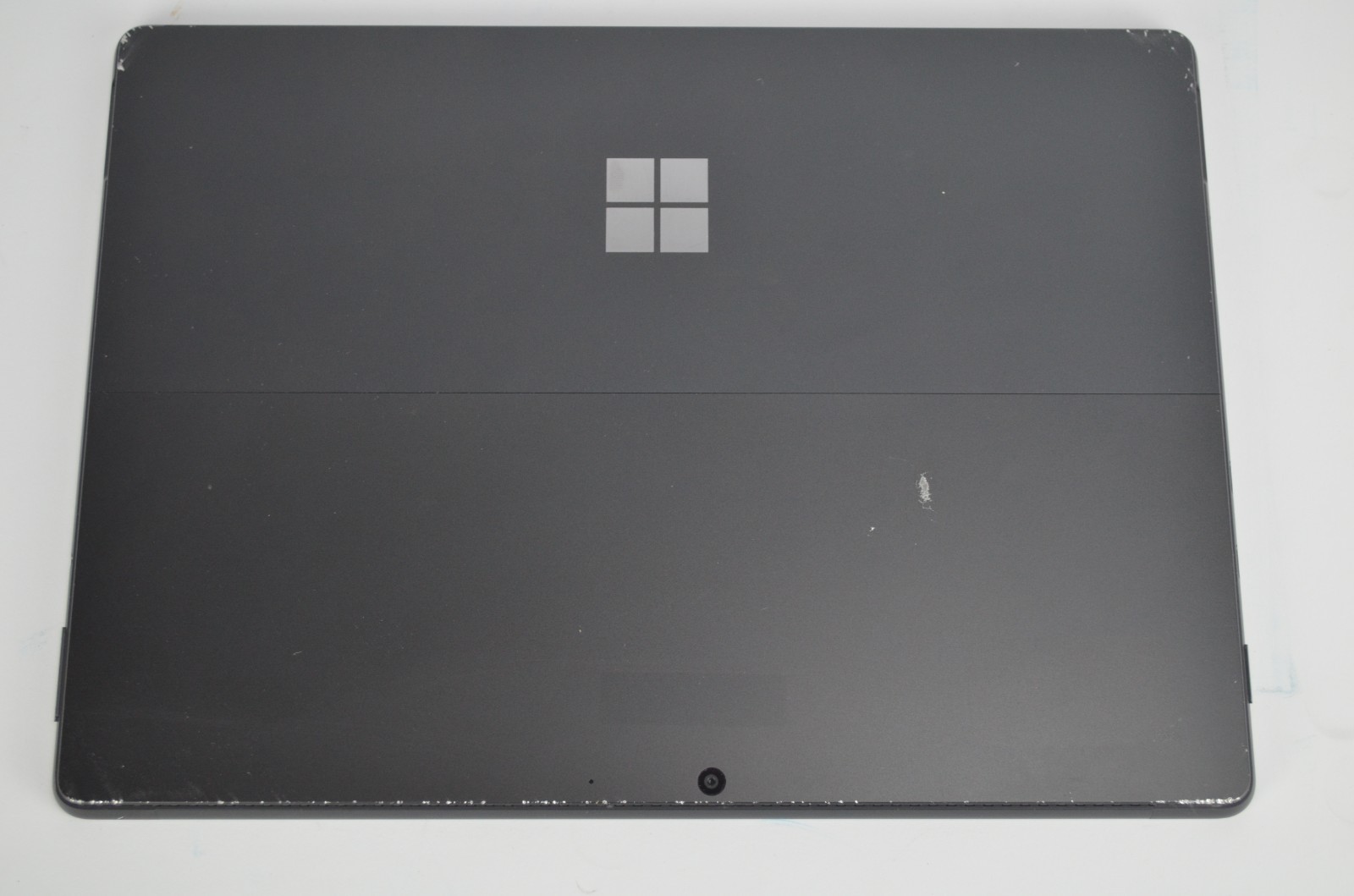 Microsoft Surface Pro 8 13″ i7 32GB Ram 1TB SSD No Power! For Parts!