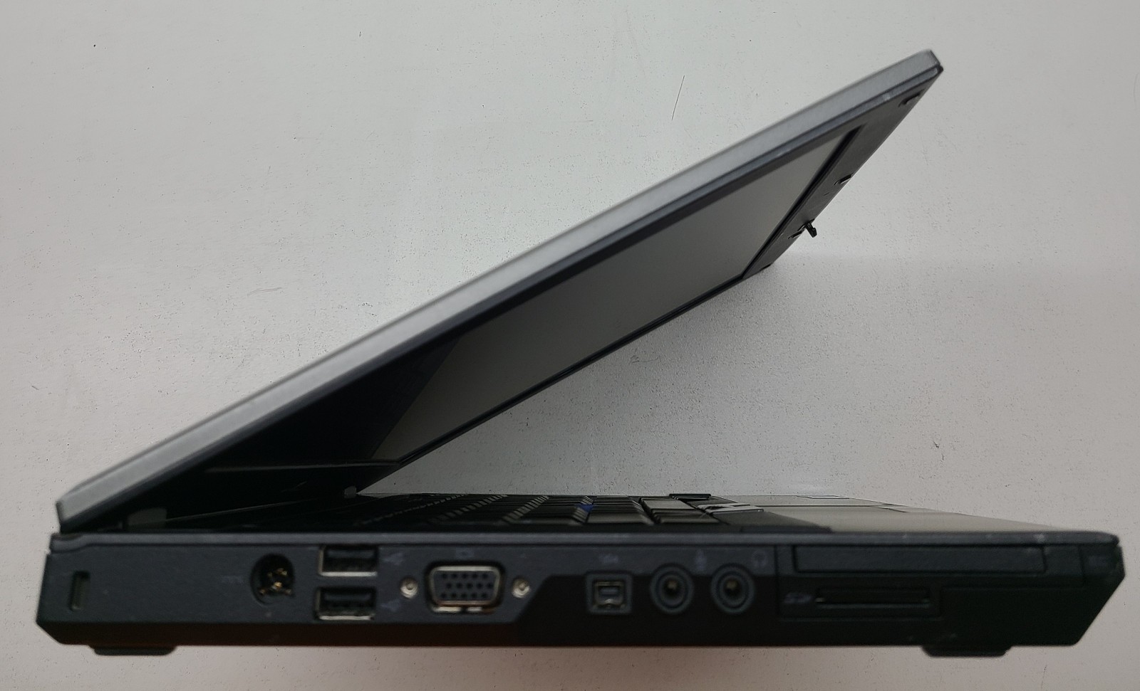 Dell Latitude E5410 Laptop Intel i7 M640 4GB Ram NO HD/OS (FL)