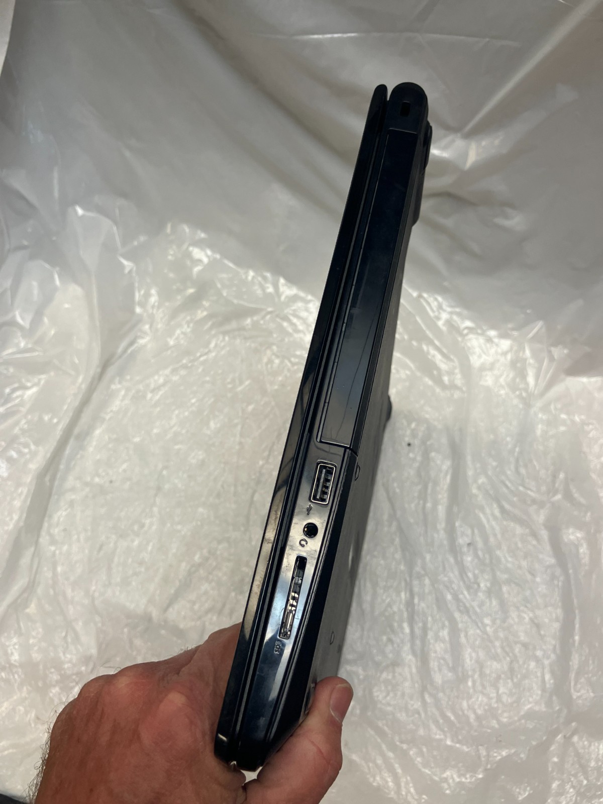 Dell Inspiron 15-3567 Intel Core i5 7th gen No HD 8gb RAM FOR PARTS