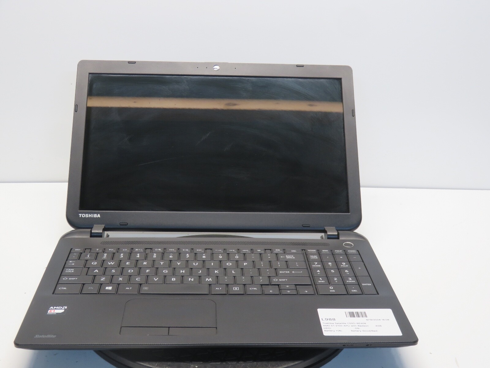 Toshiba Satellite C55D-B5308 AMD E1-2100 APU 1.00GHz 4GB NO HDD No Batt