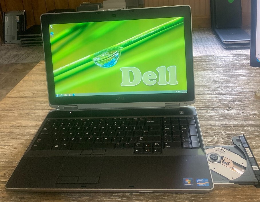 15.6″ Dell E6520/30 Laptop Vintage Windows 7 Pro 64 Bit i5 2.5ghz 4gb 250gb DVD