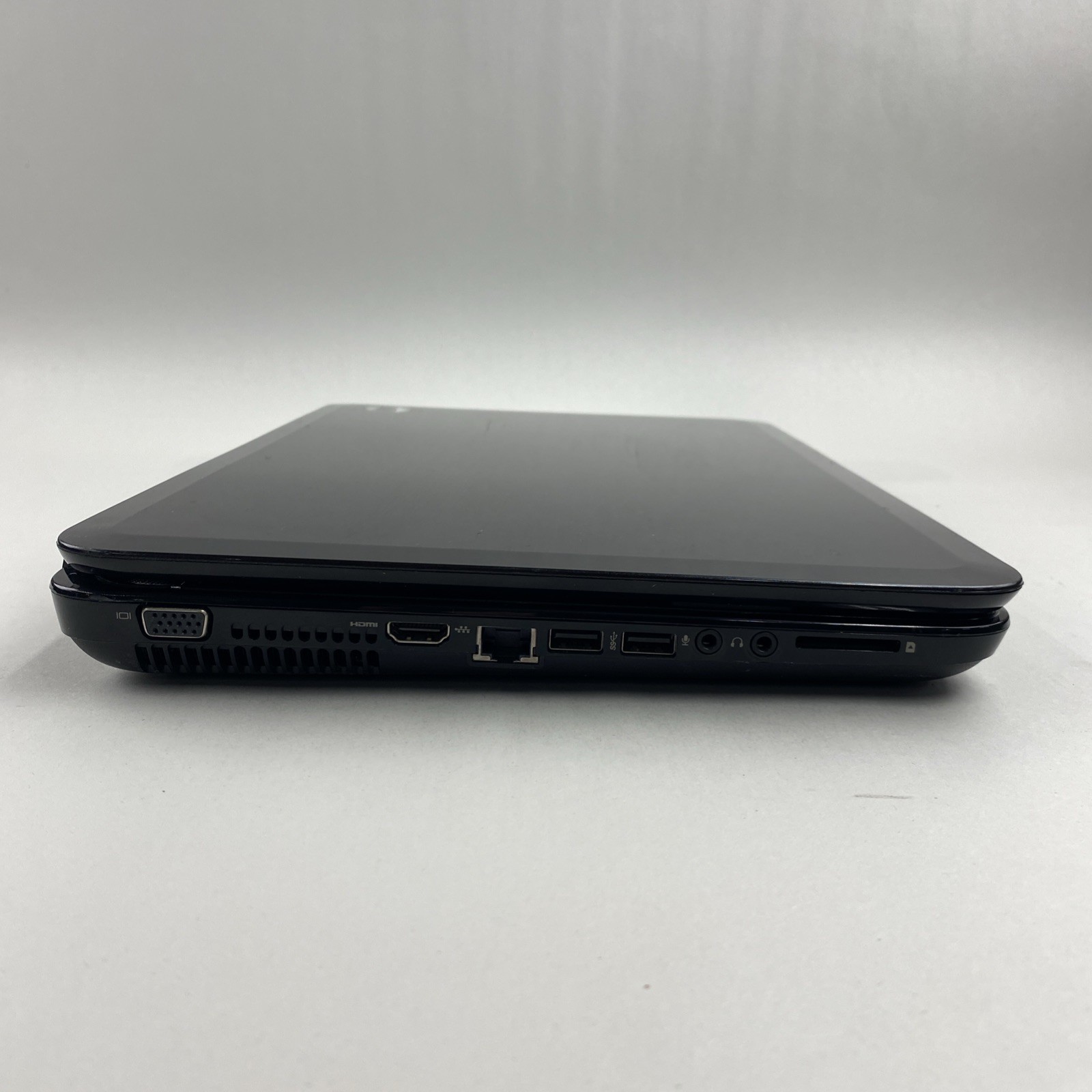 HP Pavilion g6 AMD A4-4300M 2.50GHz 4GB RAM 15.6″ No Battery No HDD No OS