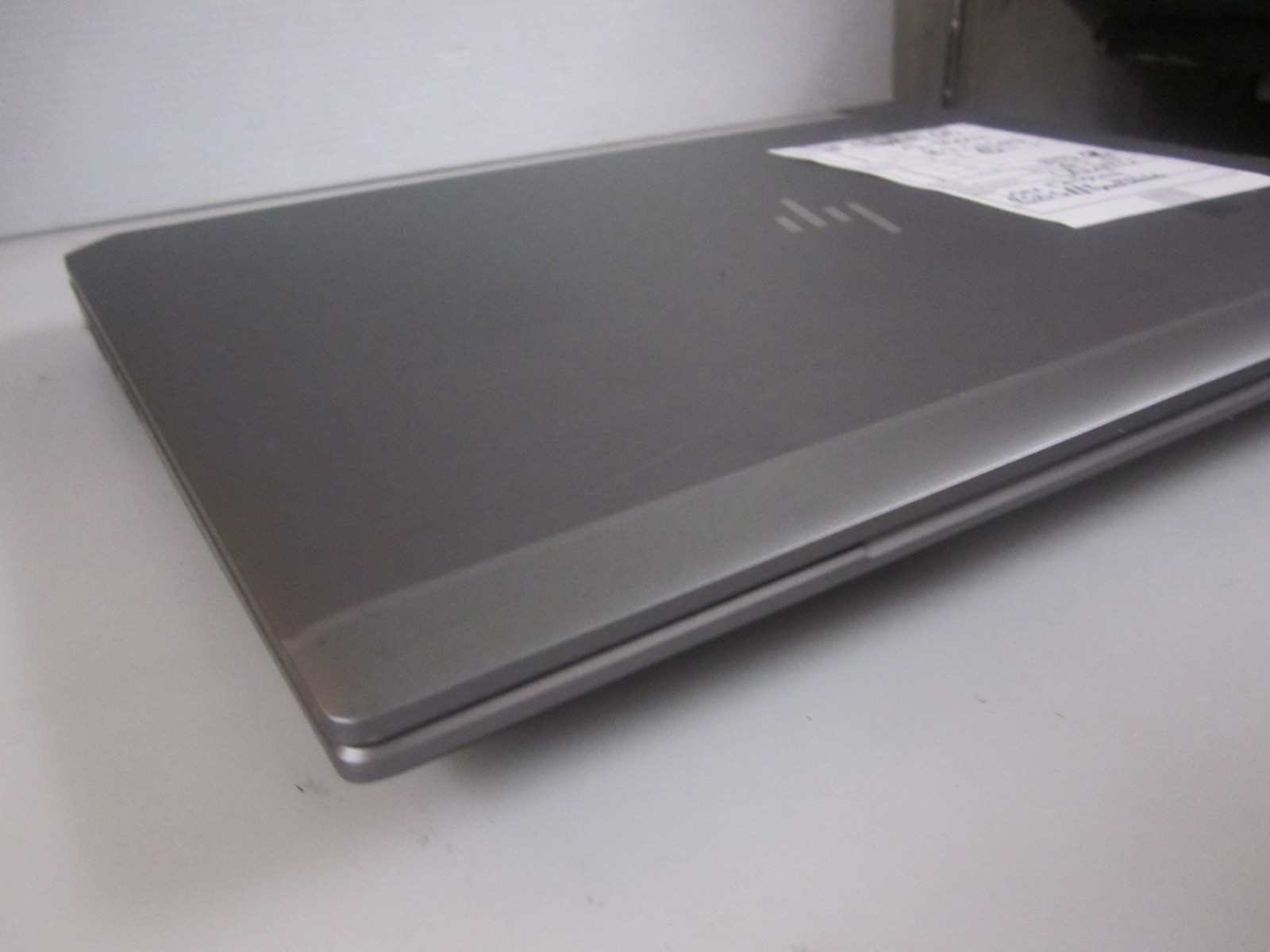 HP ZBook 15 G5 15.6″ i5-8300H 2.3GHz 16GB/240GB m2SSD UBUNTU Laptop + AC [BIOS]