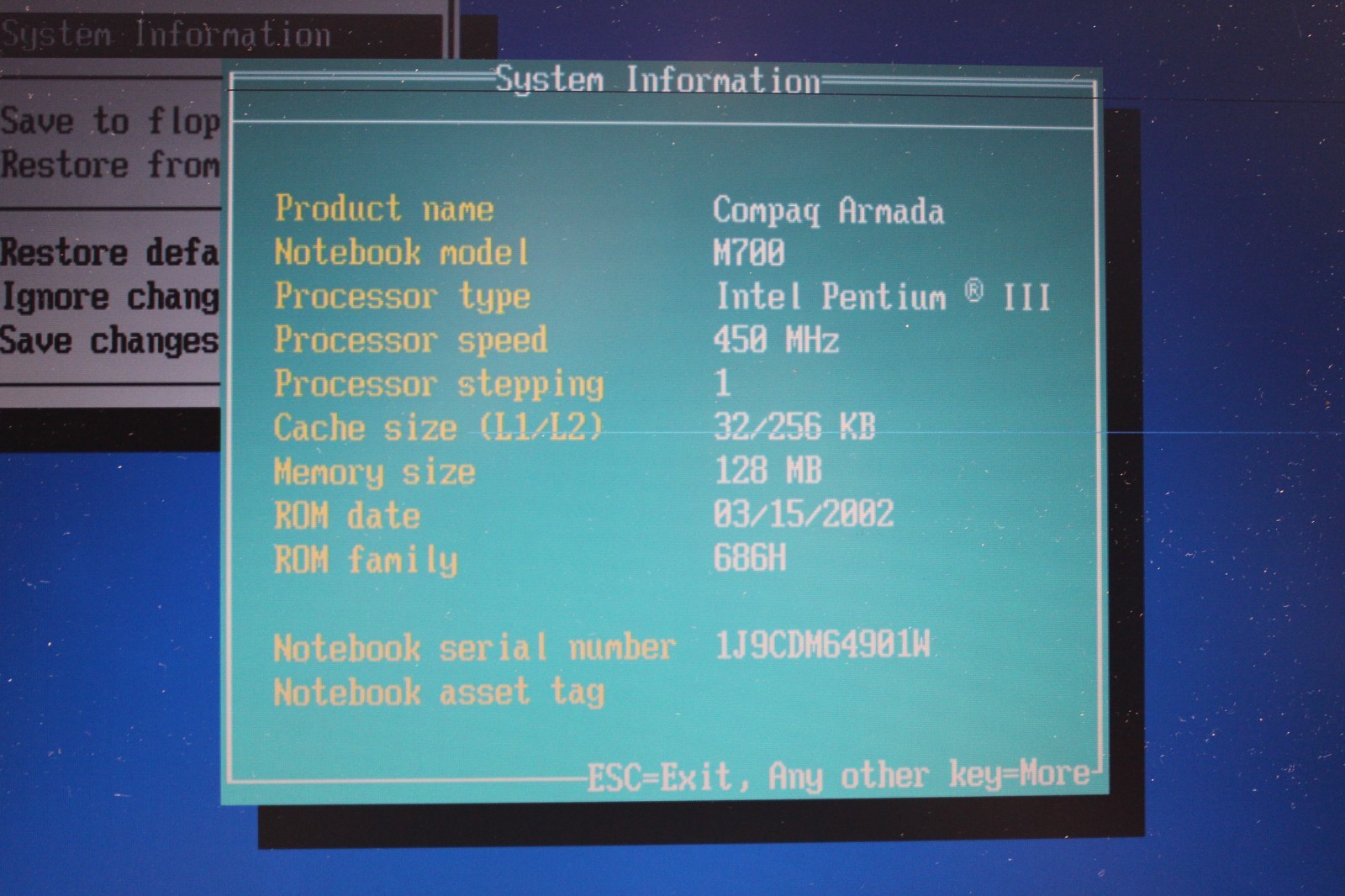 #28 Vintage Compaq Armada M700 Pentium III 128 MB ram, 14.1″ screen WINDOW 2000