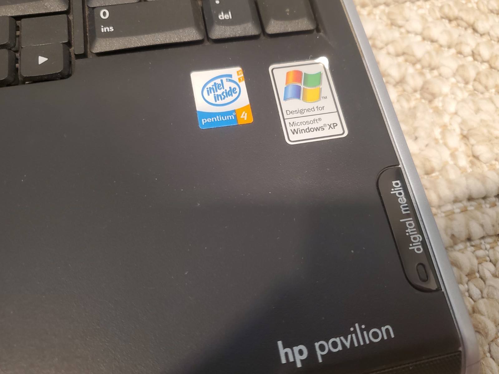 HP Pavilion ZD7000 17in Intel P4 3GHz 512mb 40GB – Powers On – *PARTS OR REPAIR