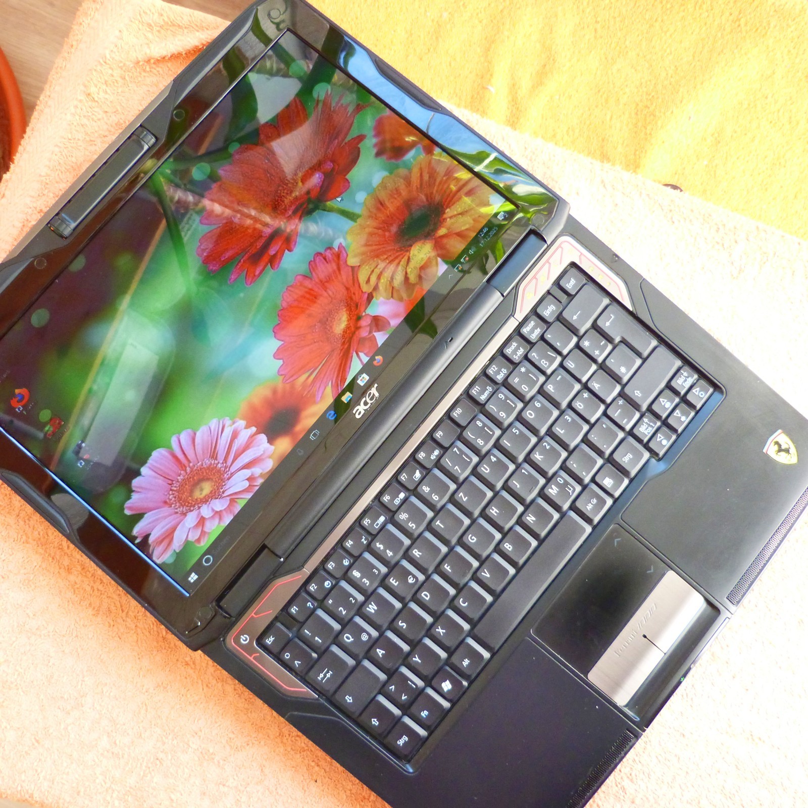 Acer Ferrari 1000 RARE HTF l NetBook 12 inch l NO Hard Drive No Windows