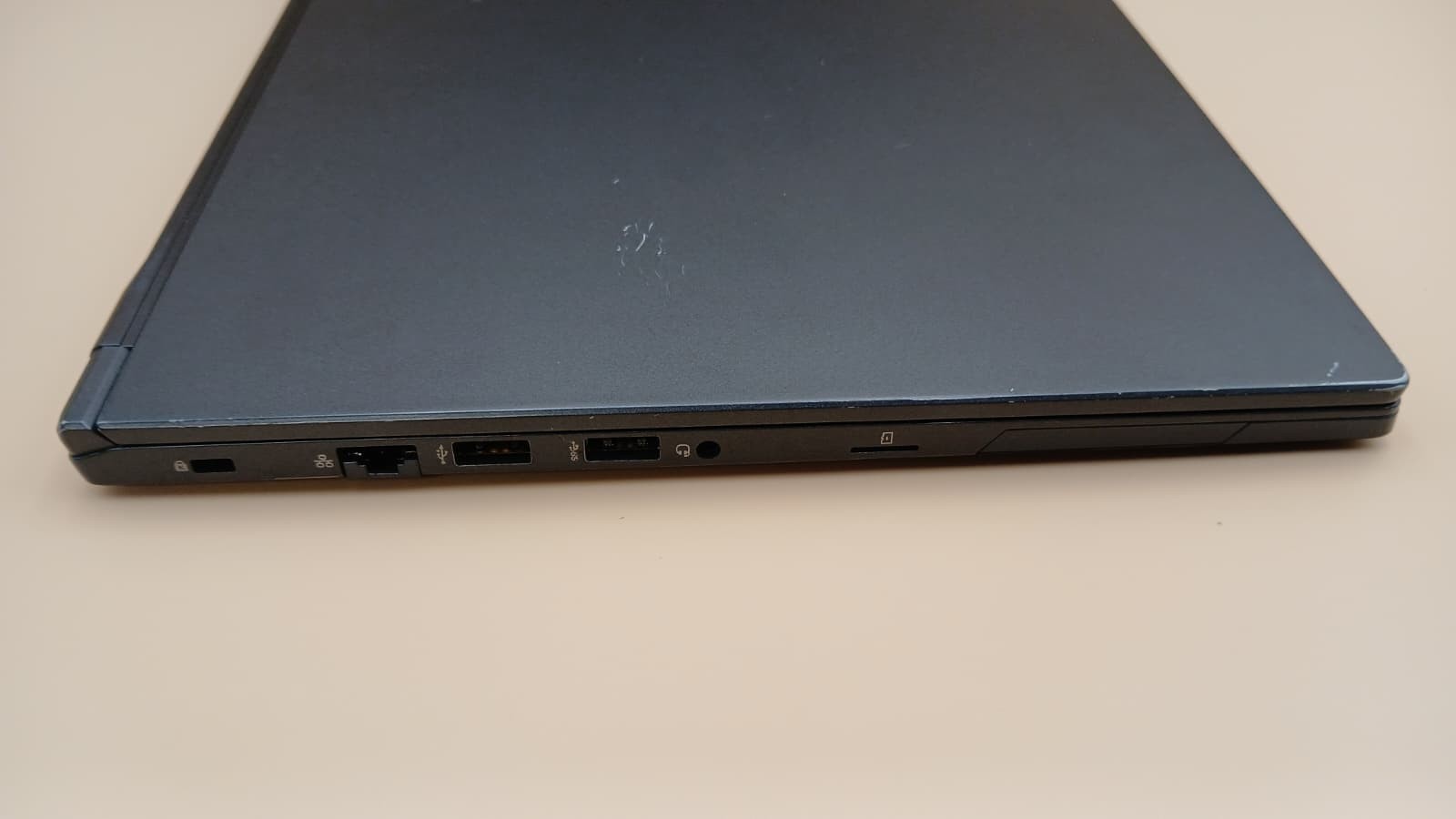 Carbon Systems Iridium 15 i7-10510U 16GB RAM 512GB SSD 15.6″ FHD Windows 11
