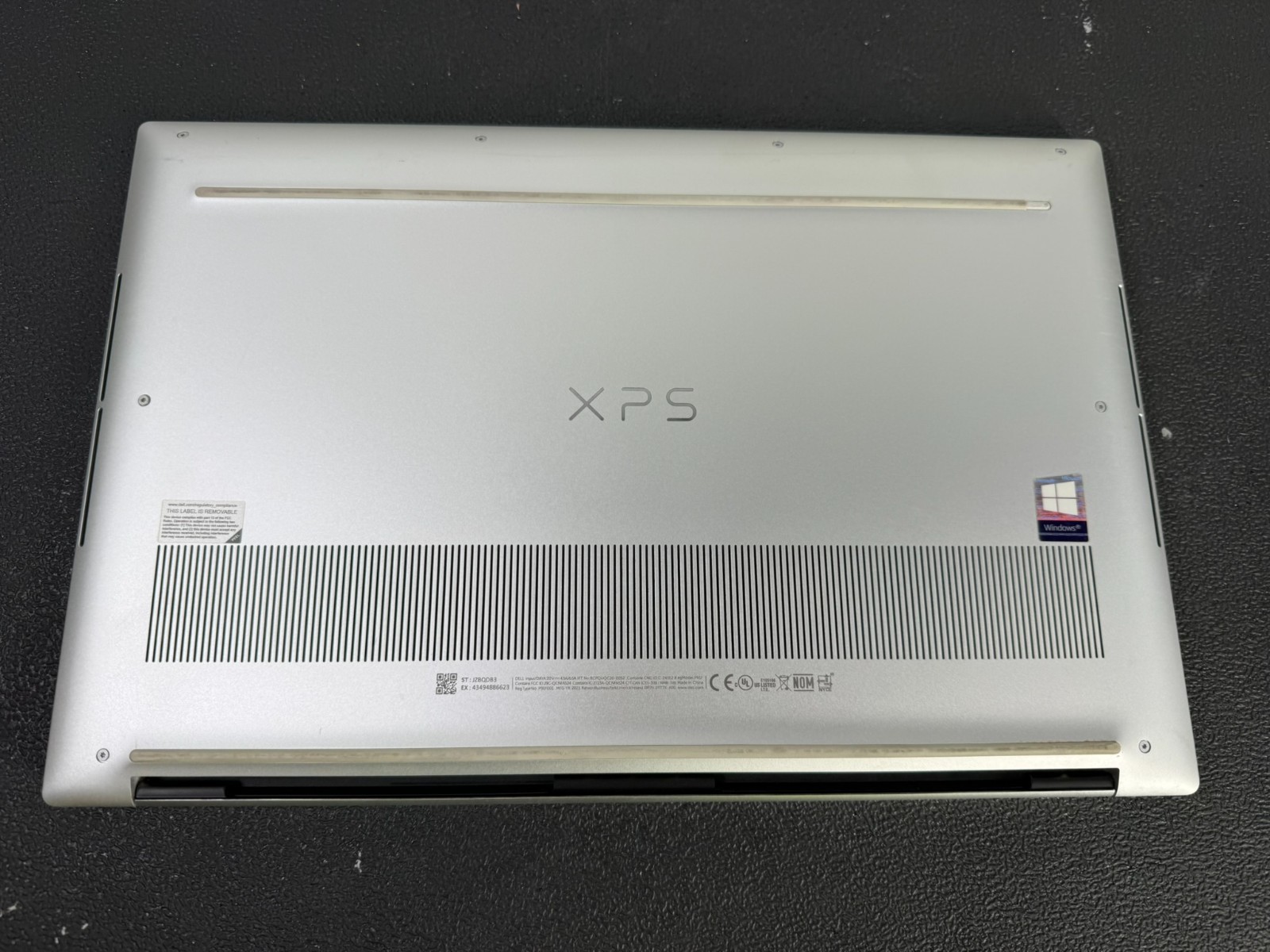Dell XPS 15 9500 i9-10885H 2.4GHz 16GB DDR4 512GB M.2 GTX 1650 Ti Laptop w/ AC