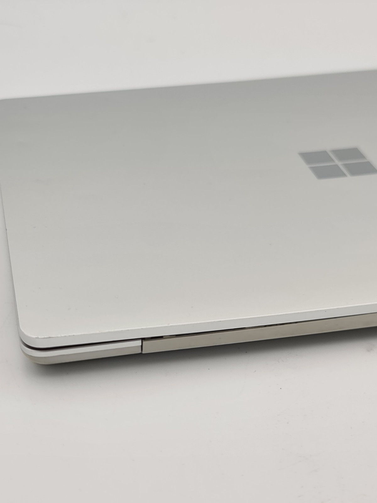 Microsoft Surface Laptop Go – 12.4” i5 10th Gen/8GB RAM/128GB (READ DESC) – 47C