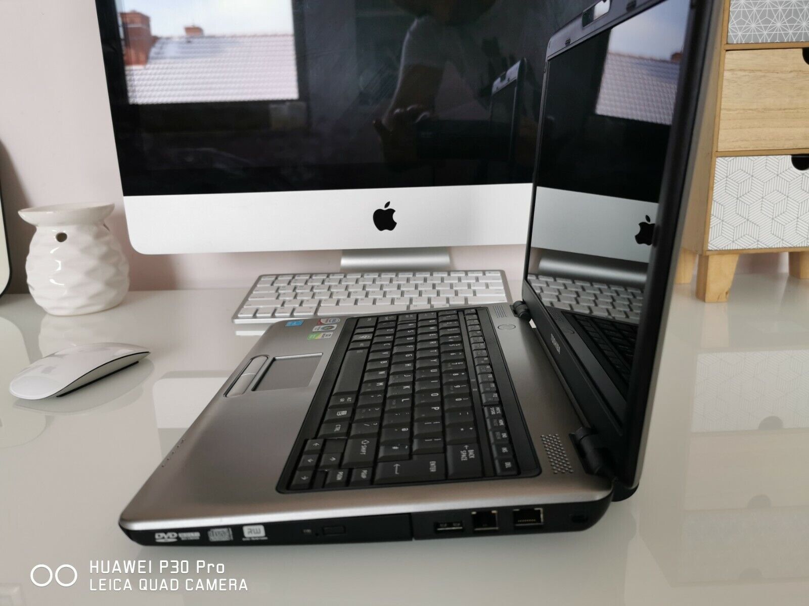 Toshiba Satellite Pro U400 4GB 120GB DVD-RW WebCam Windows 7 Professional