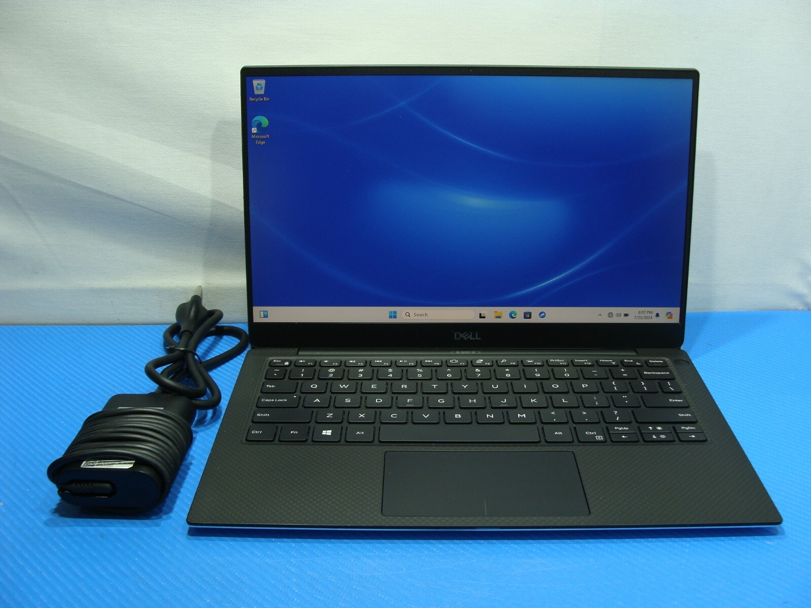 Dell XPS 7390 13.3″ FHD core i7-10710U 1.1GHz 16GB 512GB SSD Excellent Battery