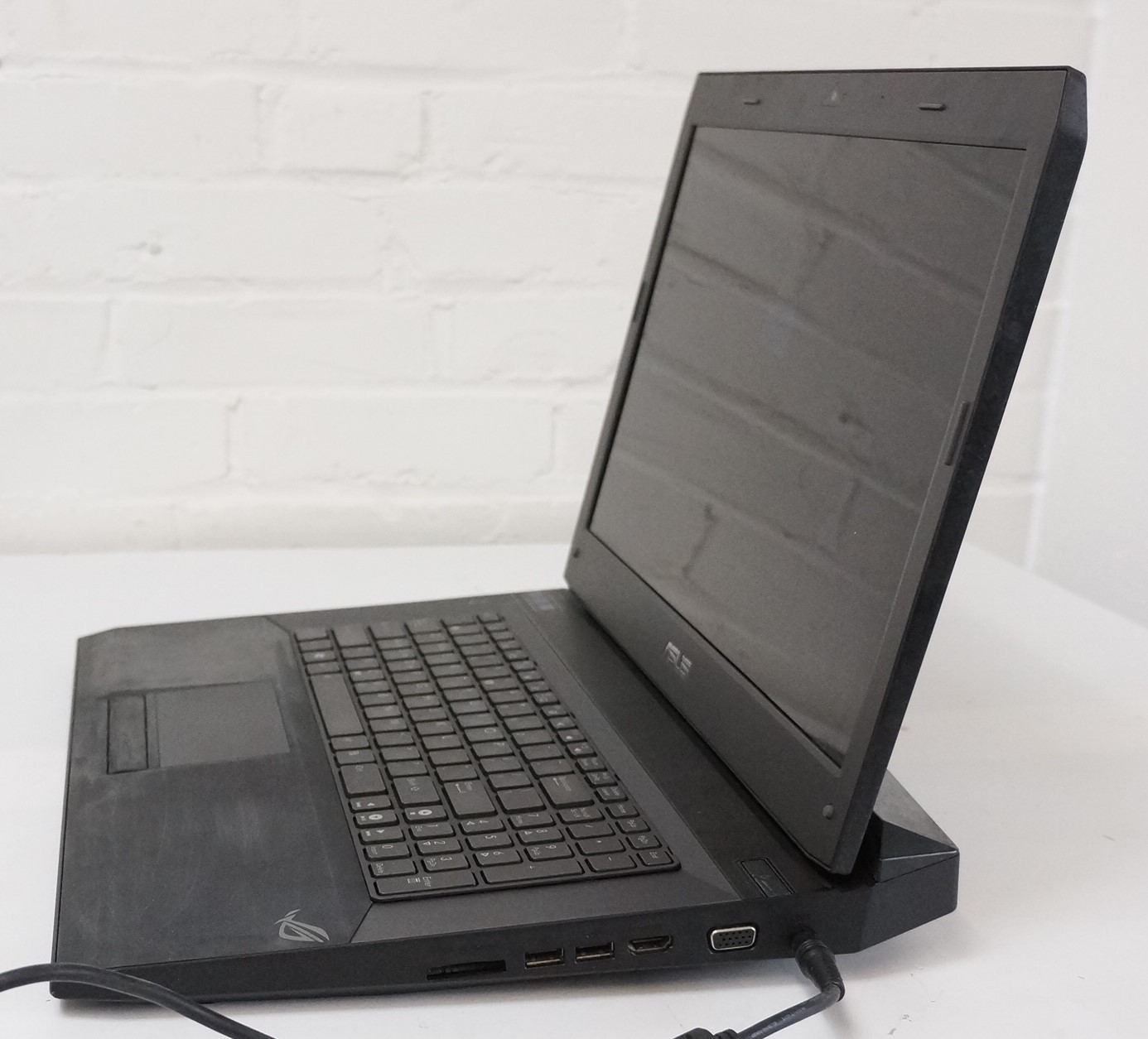 Asus ROG G73JH-A1 Core I7 – 8GB RAM 500Gb + 500GB HDD 17,3″ HD