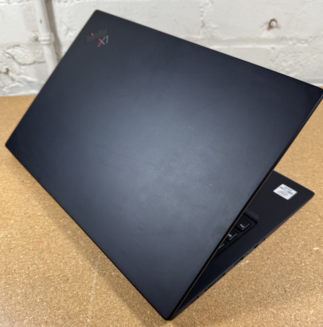 Lenovo X1 Carbon Gen 8 i7-10610U 16GB 512GB SSD Win 11 Pro White Spot