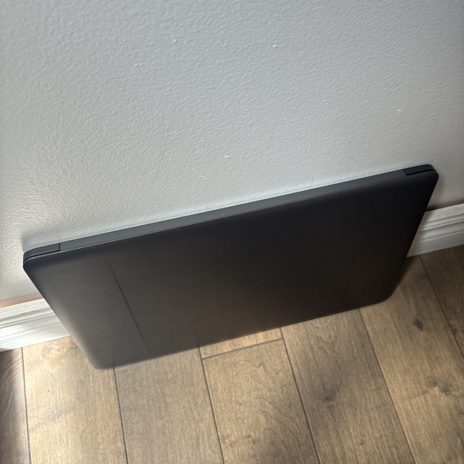 AS IS Razer Blade Stealth 13 RZ09-02394E32 i7-8550U QHD+ 1.8GHz 16GB Ram NO SSD