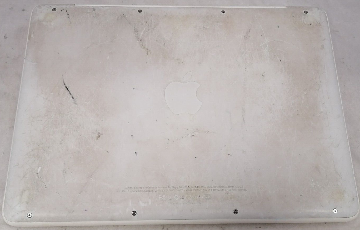 FOR PARTS 13.3″ Apple MacBook A1342 (Intel Core 2 Duo P8600/2GB RAM/NO HDD)