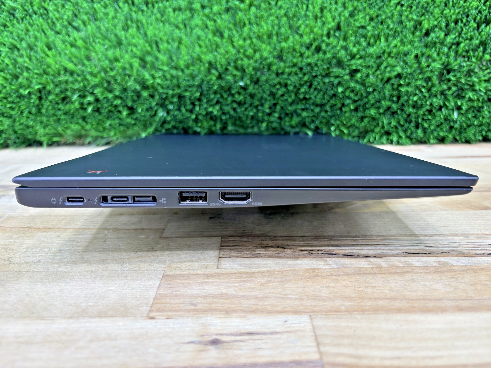 Lenovo ThinkPad X1 Carbon Gen 6 Intel i7-8th Gen 16GB RAM 256GB SSD Win 11 Pro*