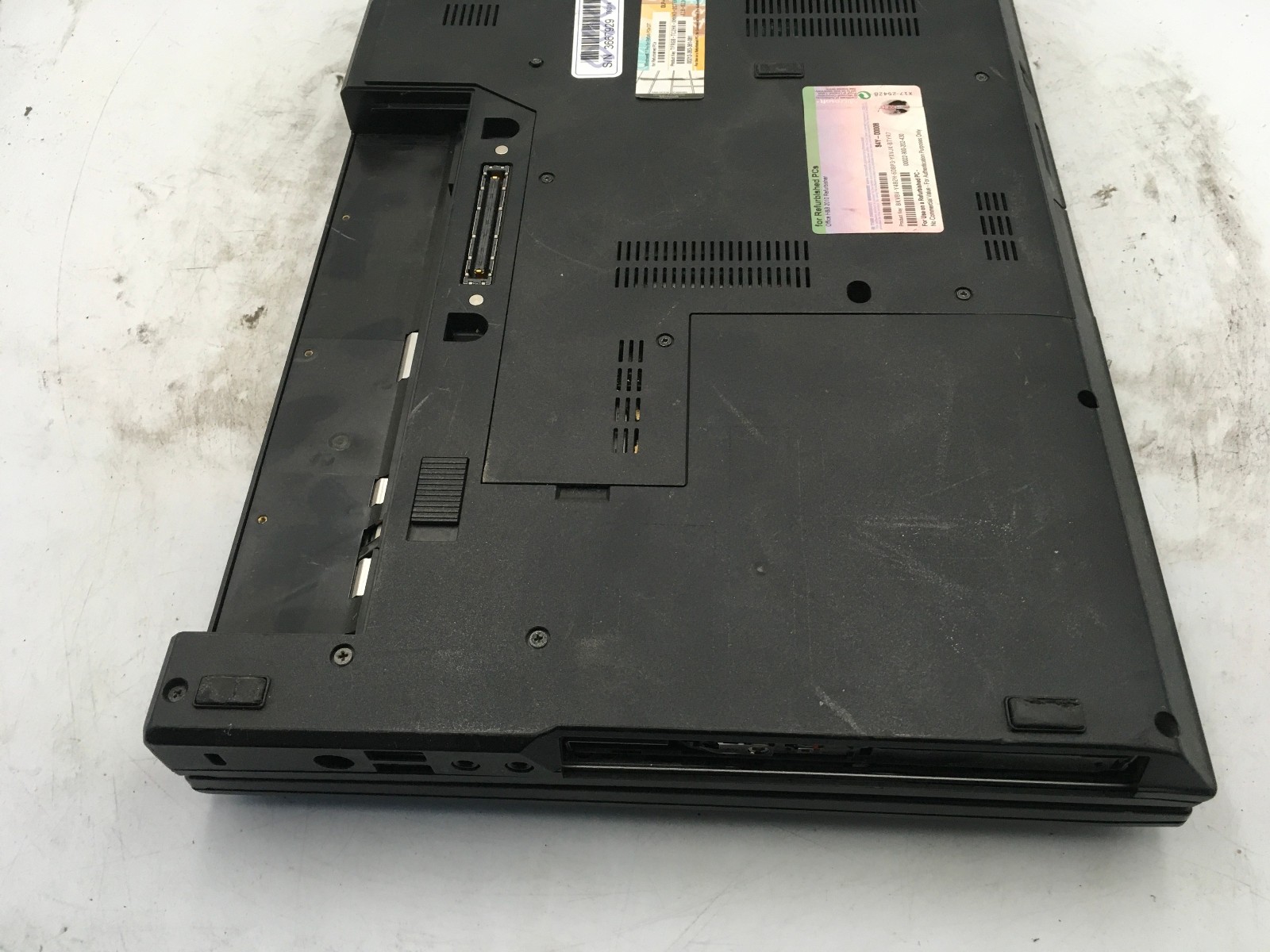 DELL LATITUDE E5400 – FOR PARTS/BAD LCD – INTEL CORE 2 DUO – NO RAM – READ – BB