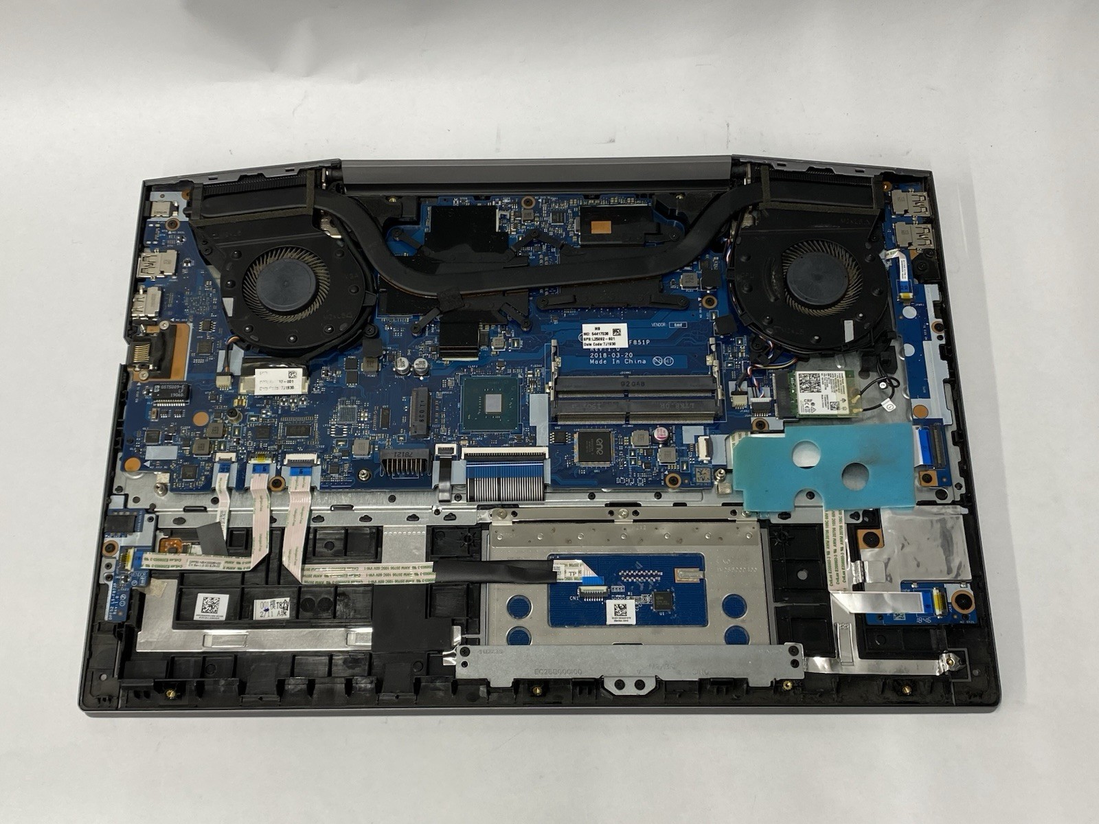 HP Zbook 15v G5 – Touch FHD – i7-8750H – No RAM/SSD/OS – READ