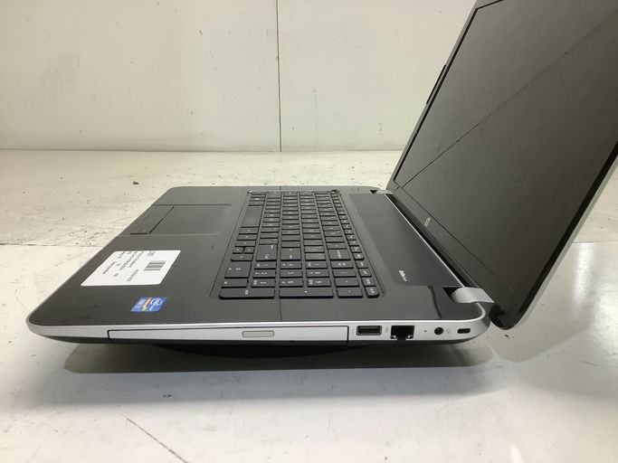 HP Pavilion 17-e117dx Intel Core i3-3130M 2.60GHz 4GB NO HDD No Batt