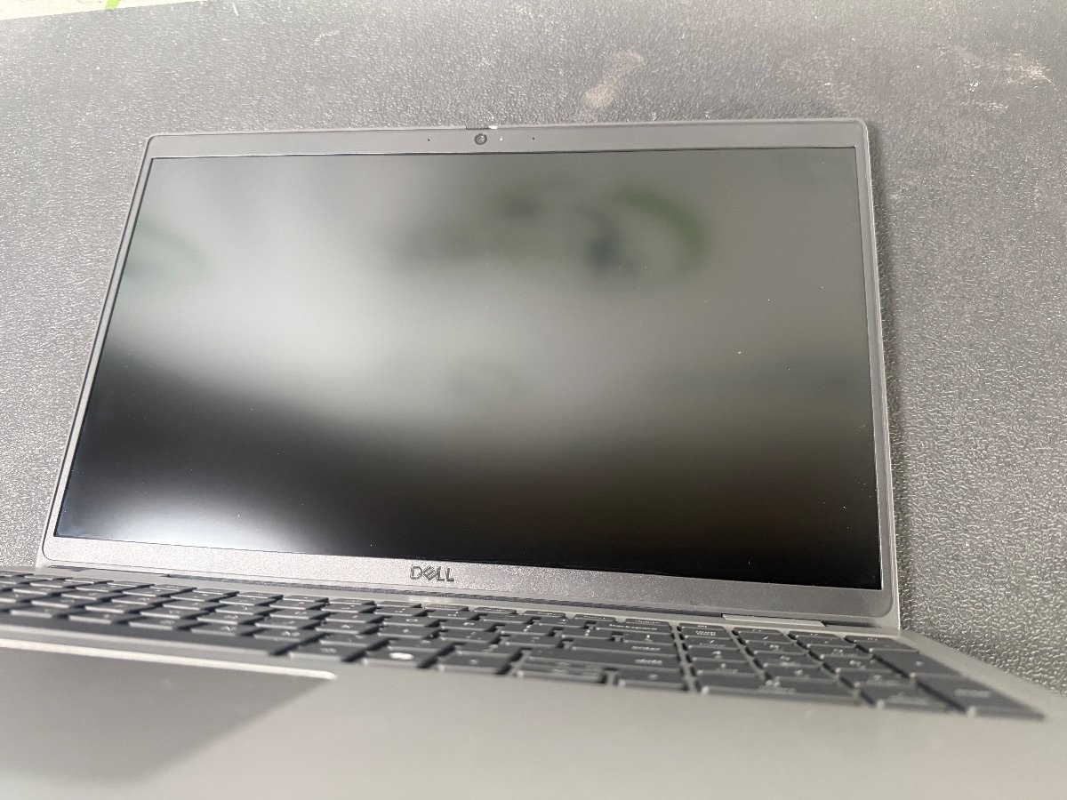 Dell Latitude 5550 15.6″ Ultra 5 125U 1.30GHz 16GB DDR5 256GB SSD Win 11 – READ