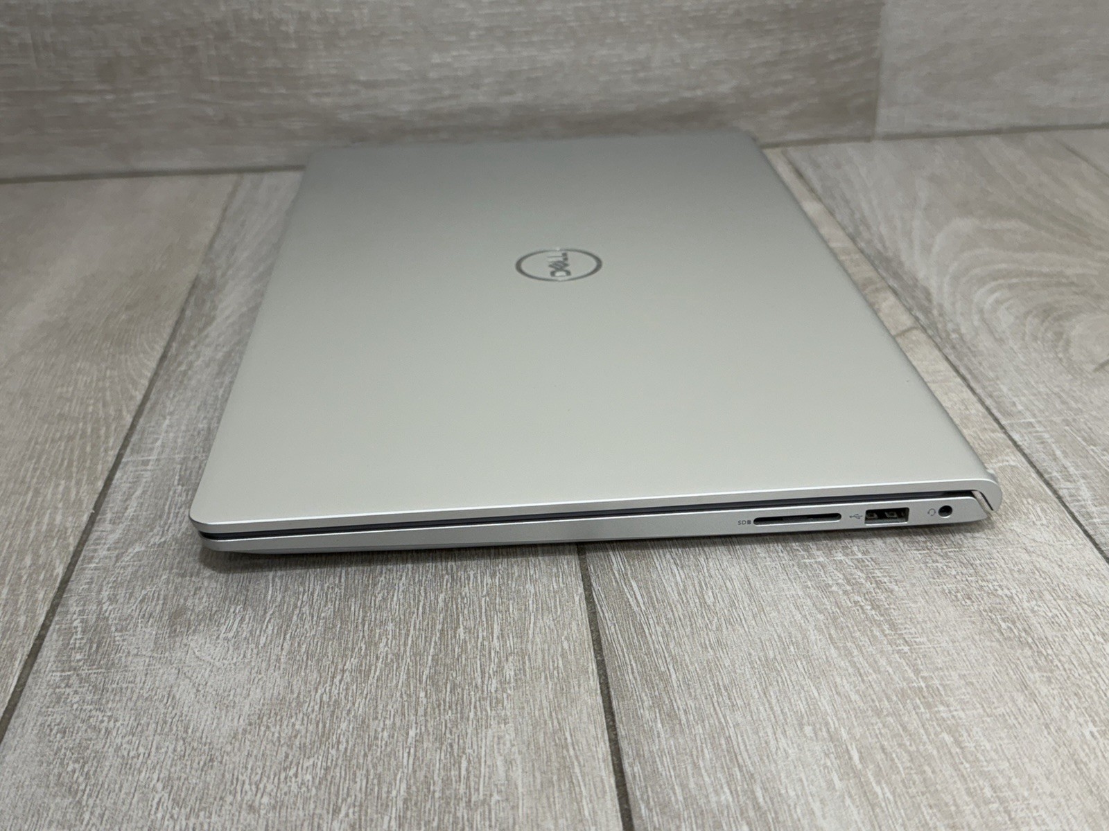 Dell Inspiron 15 3530 15.6″ Touch Laptop Core i7-1355U 8GB RAM 512GB NVMe Win-11