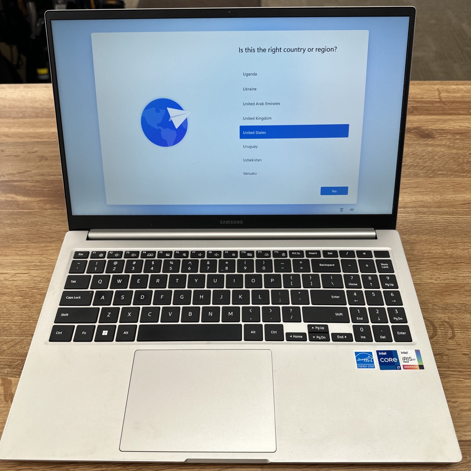 Samsung Galaxy Book 15.6″ FHD Laptop Intel Core 7, 16GB, 512GB SSD, Win11