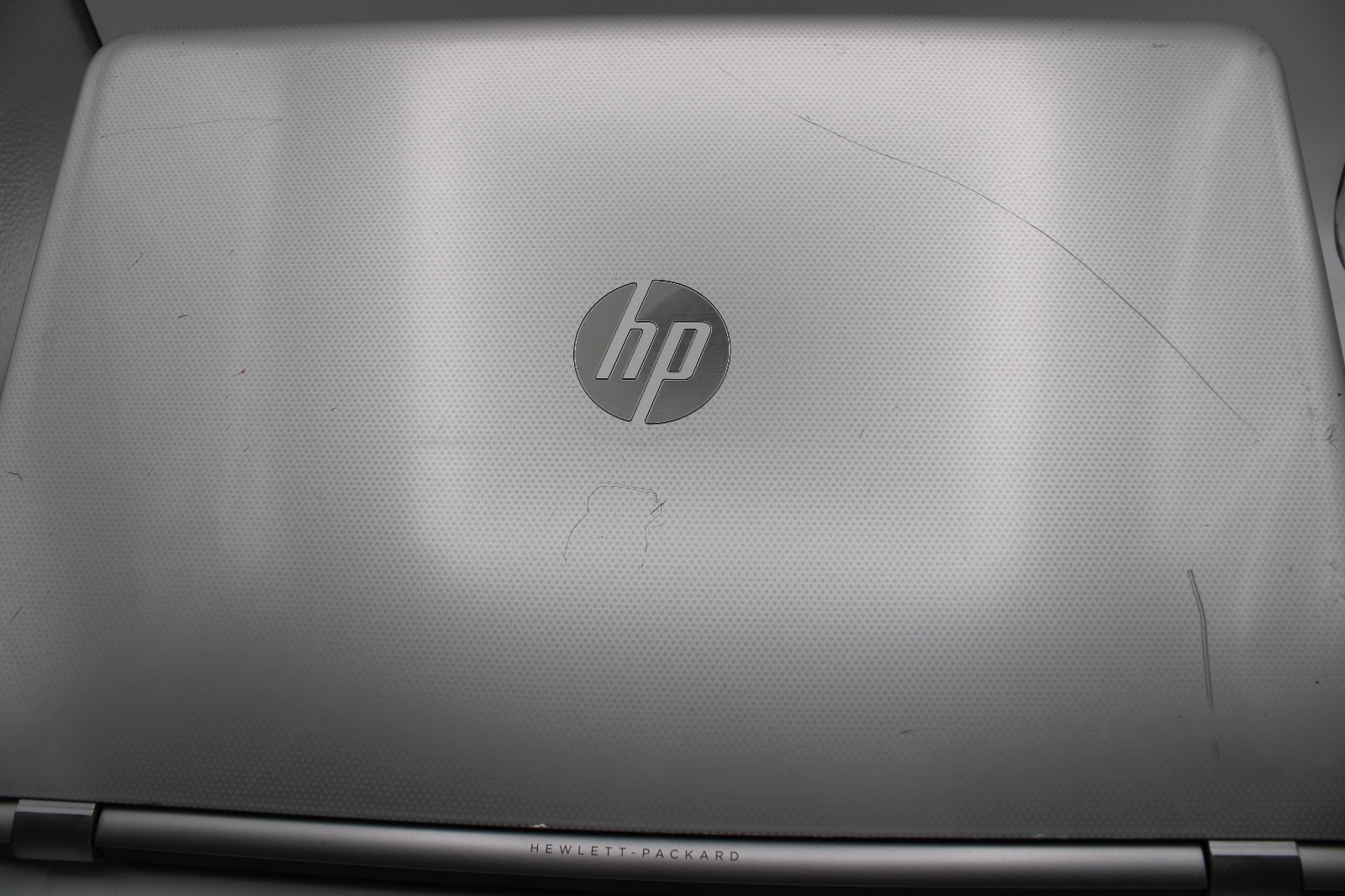 HP 15-n211dx _ AMD A-8 @ 2.4 GHz + Radeon _ 4GB RAM _ No SSD _ No OS