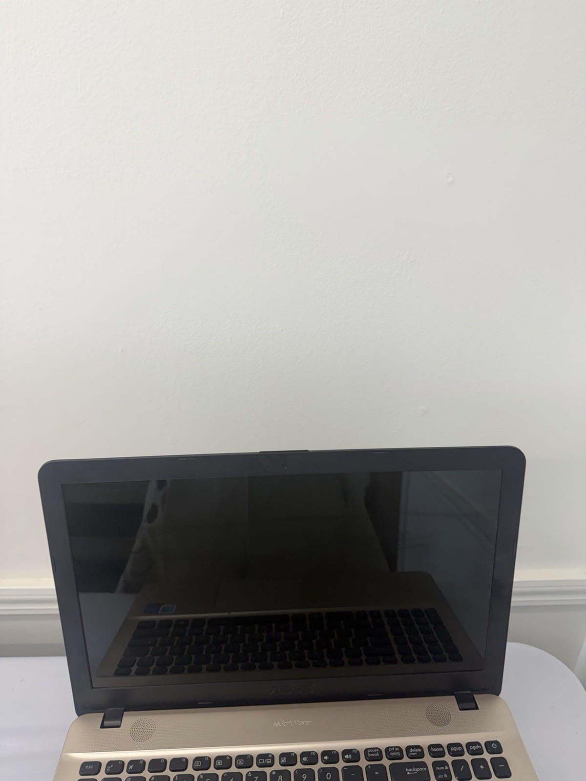 Asus X541N Laptop – Screen Has Lines – Intel Pentium N4200 – Read Des