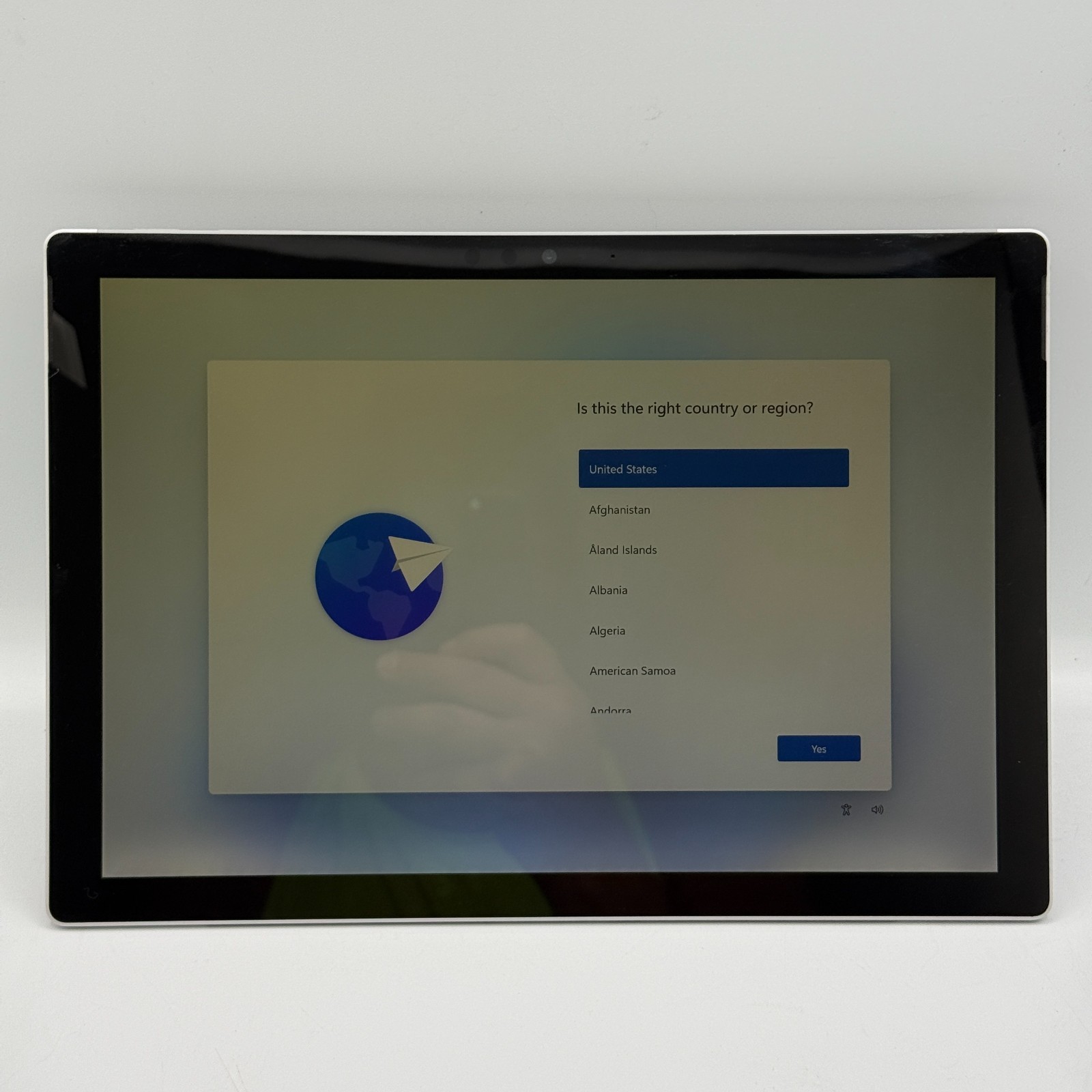 Microsoft Surface Pro 5 1796 i5-7300U 8GB RAM 128GB SSD 12.3″ Tablet Silver – C