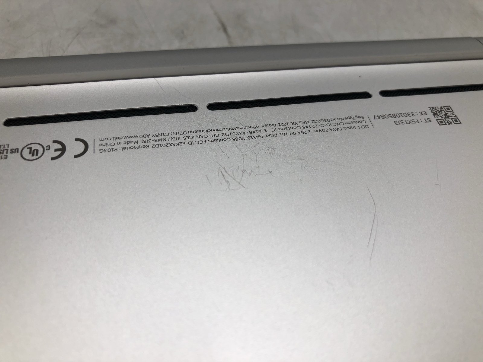 DELL XPS 13 9310 2-In-1 13.4″ i5 2.4GHz 8GB 256GB Low Battery Health GRADE C