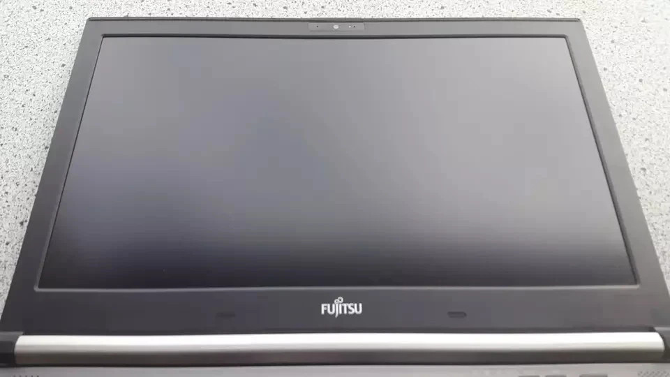 Fujitsu Celsius H760 WORKSTATION i7-6820HQ SSD 500-1TB