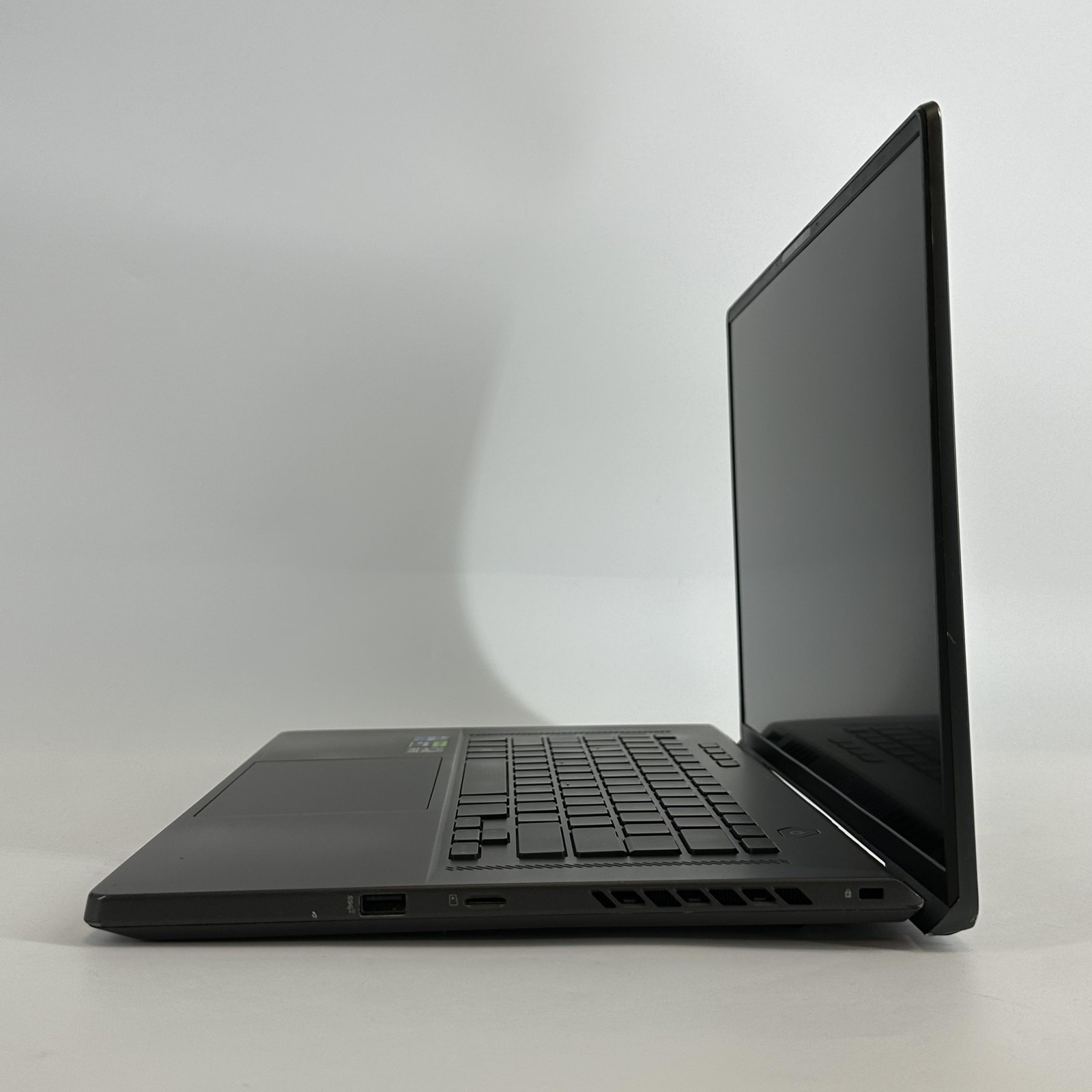 Asus ROG Zephyrus G16 GU603 FHD+ 2.4GHz i7-13620H 24GB 512GB RTX 4060 BAD KEYS