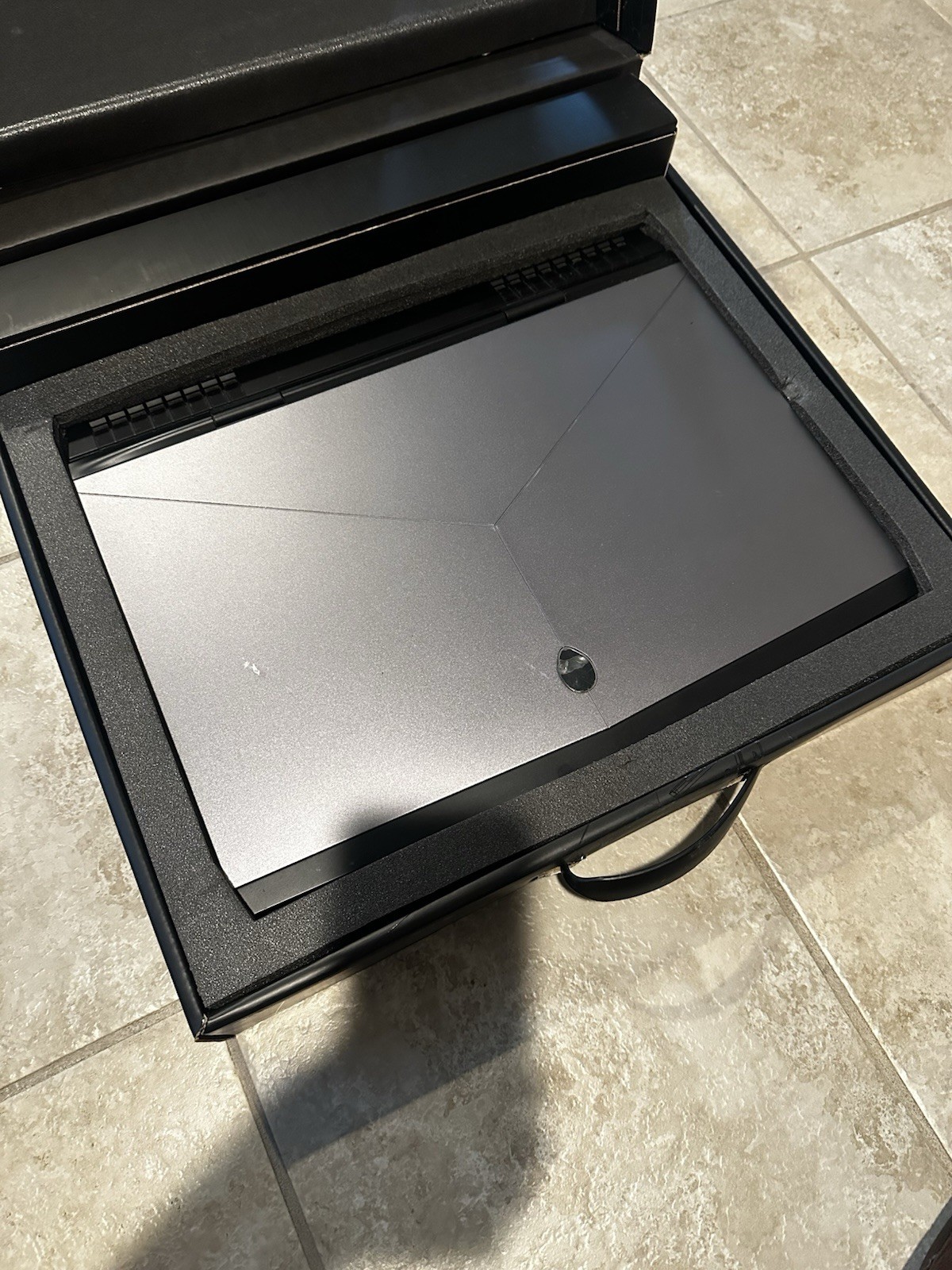 Alienware 17 R4 Laptop Intel Core i7-7700HQ 32GB RAM 17″ SSD Windows 10