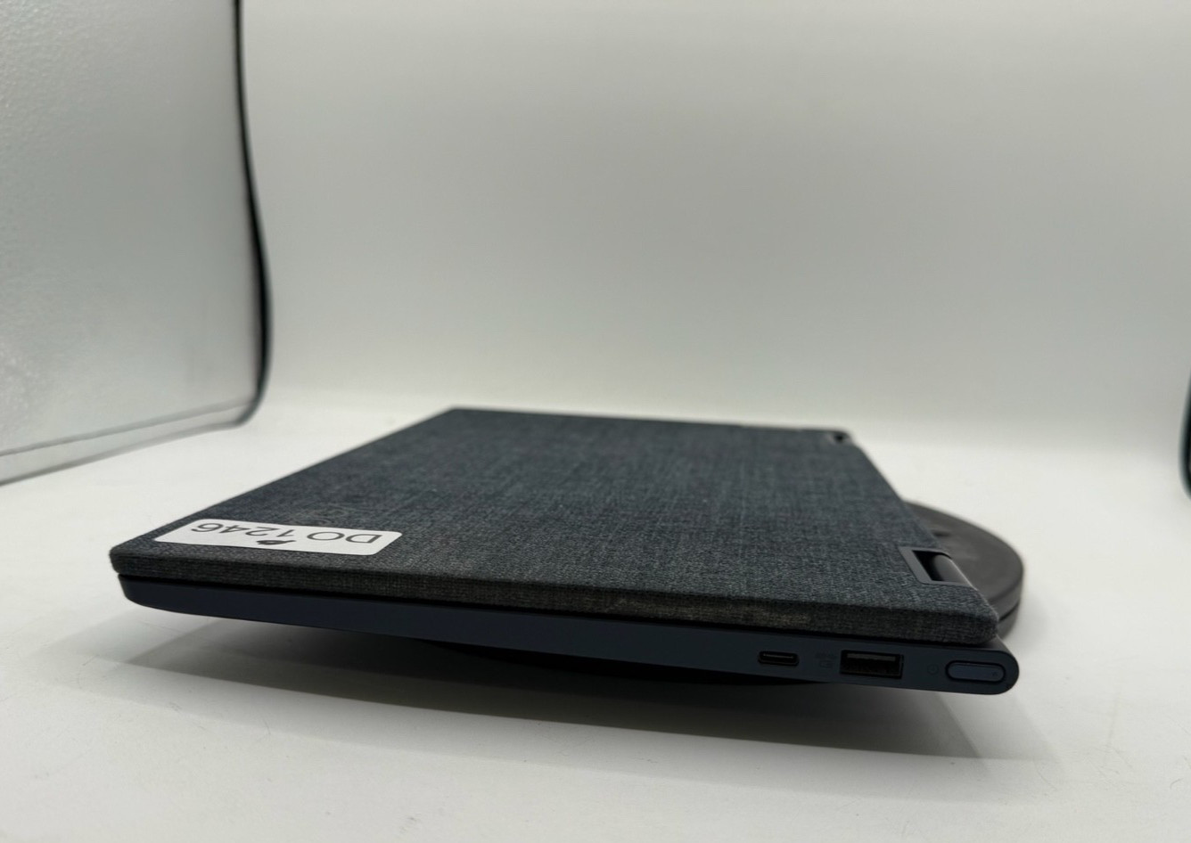 Lenovo Yoga 6-13ARE05-Ryzen 5 PRO 4650U@2.10GHz 8GB DDR4 Ram No Drive/OS *AS IS*