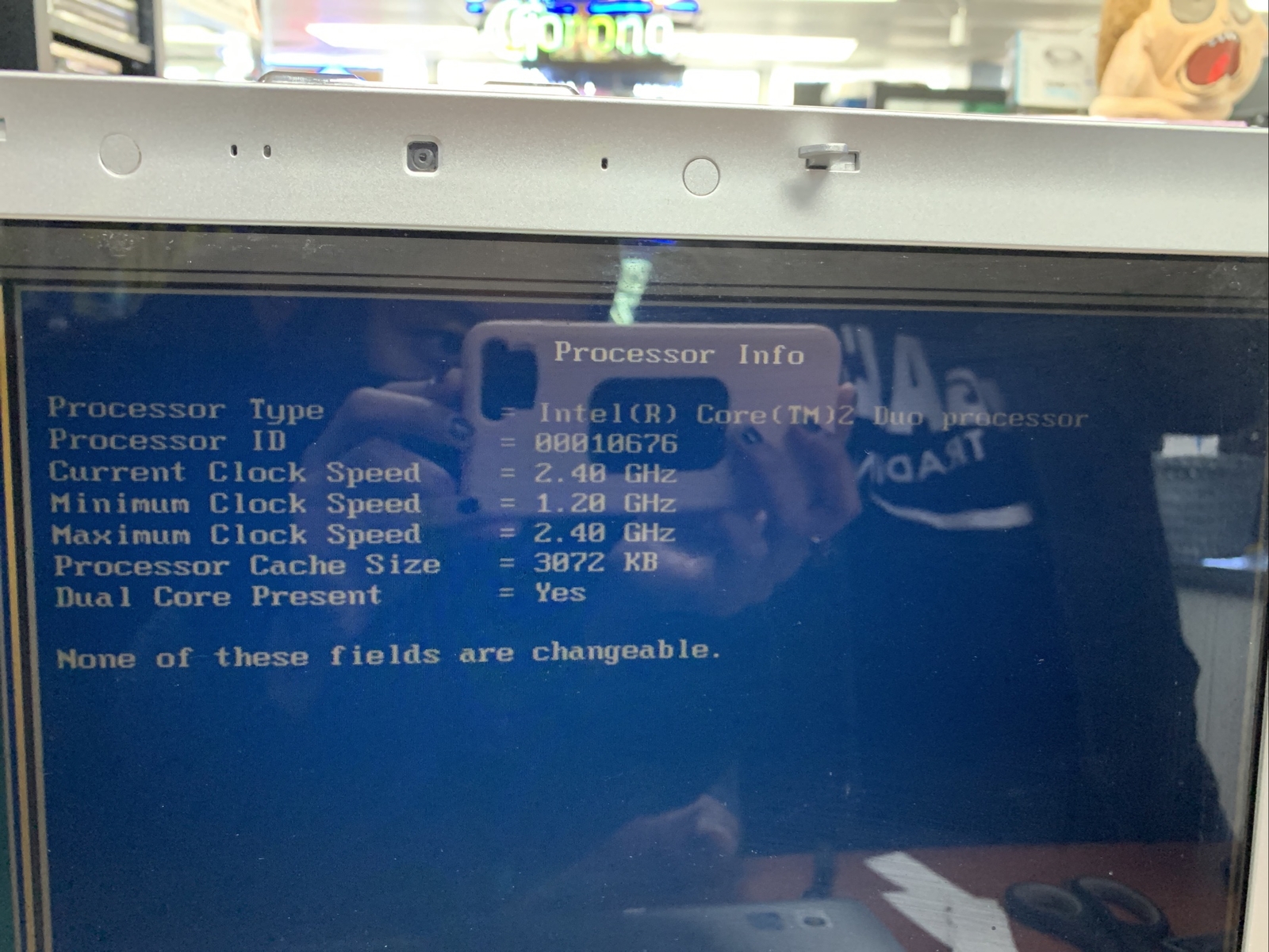 Dell Vostro 1720 | Core2 Duo P7570 (2.26 GHz) NOHDD | 2GB RAM PARTS