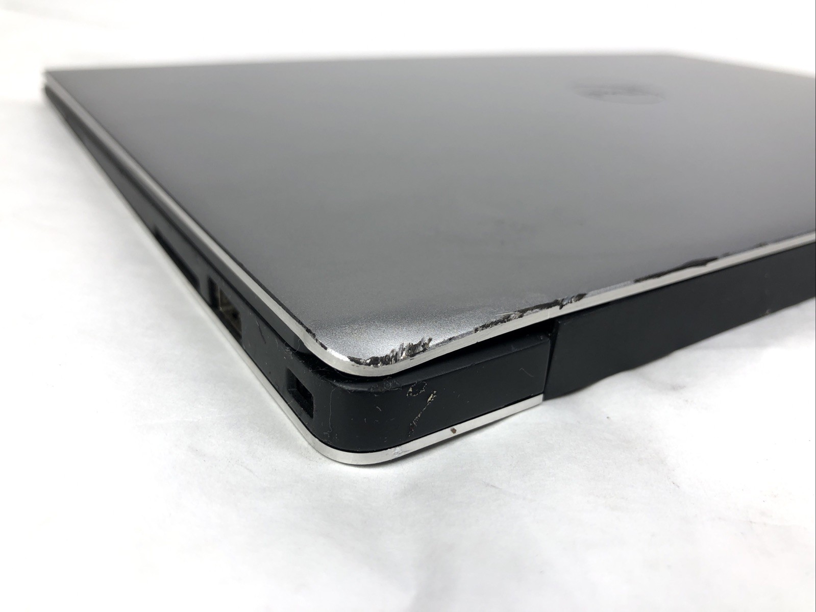 Dell XPS 9350, Intel Core i7-6600U @2.60Ghz, 8GB RAM, NO SSD/OS, TESTED!