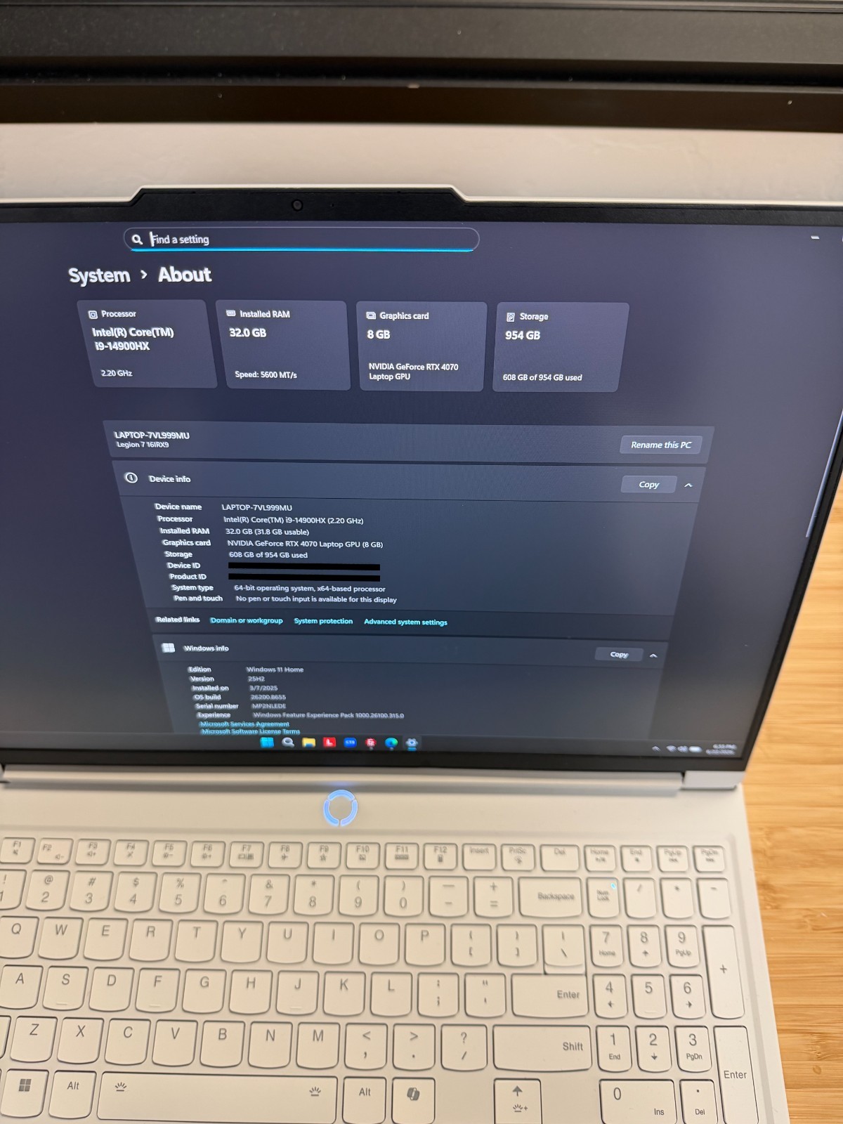 Lenovo Legion 7 16IRX9 Gaming Laptop i9-14900HX RTX 4070 32GB 1TB Win11