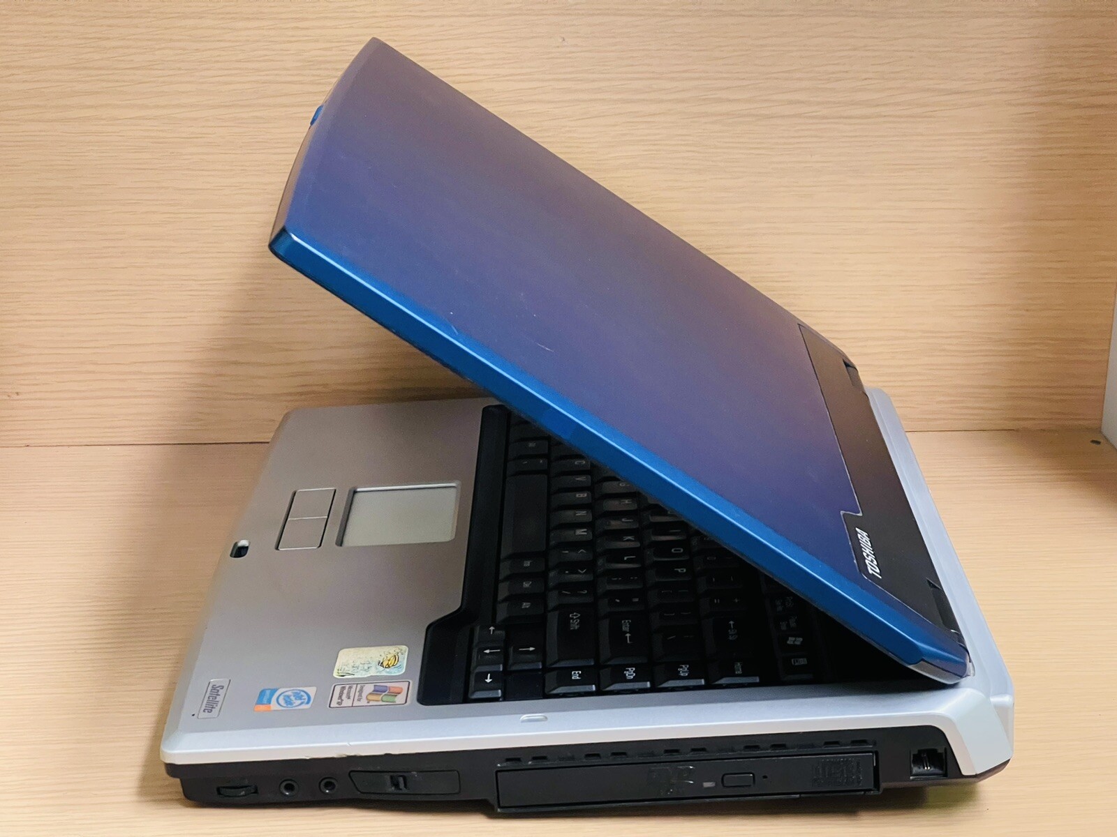 Vintage Toshiba satellite A45-S150 laptop **IT DOES NOT INCLUDE A CHARGER**