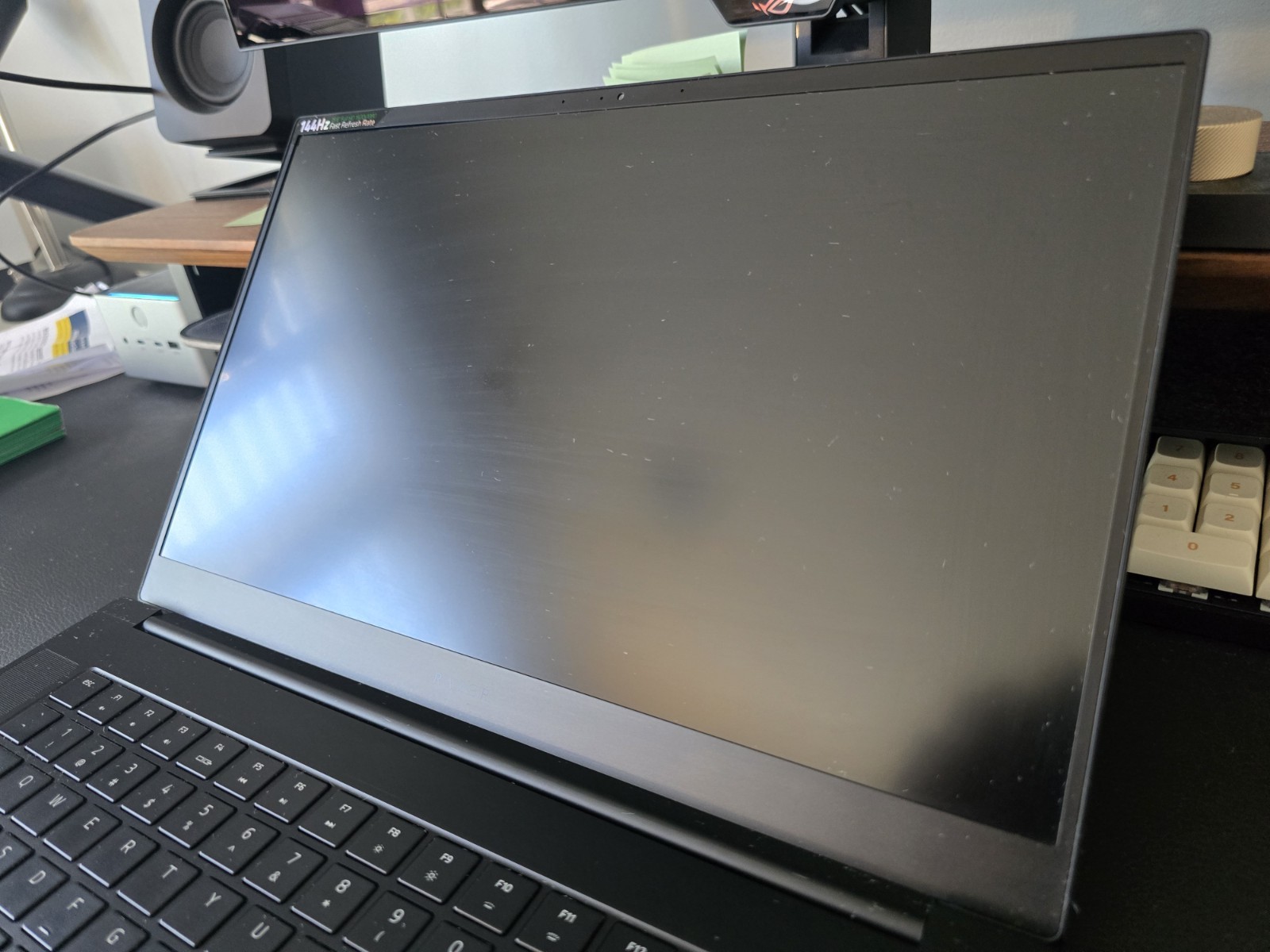 Razer Blade 15 Base 144Hz FHD i7-9750H 16GB 512GB SSD RTX 2060