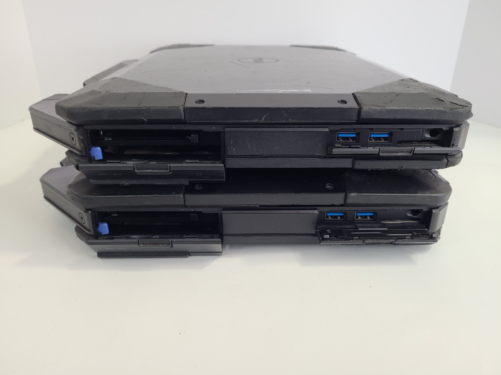 Lot Of 2 For Parts Dell Latitude 5414 Rugged 14″ i5-6300U 2.40GHz 8GB RAM No SSD