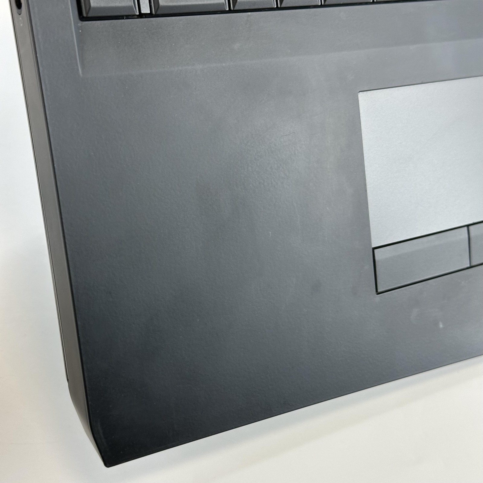Dell Alienware 17 R4 FHD i7-7700HQ 2.80GHz 16GB 128GB SSD/1TB HDD GTX 1070 Good