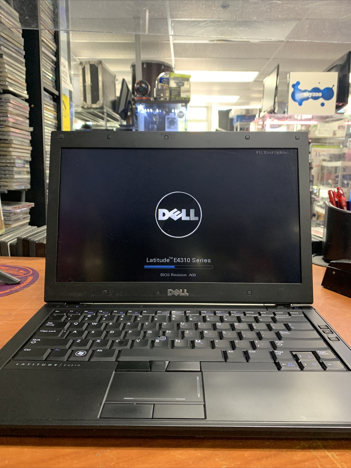 Dell Latitude E4310 – i5 M560/ 4GB RAM/120GB HDD/Windows 10 NO HHD COVER SEE PIC