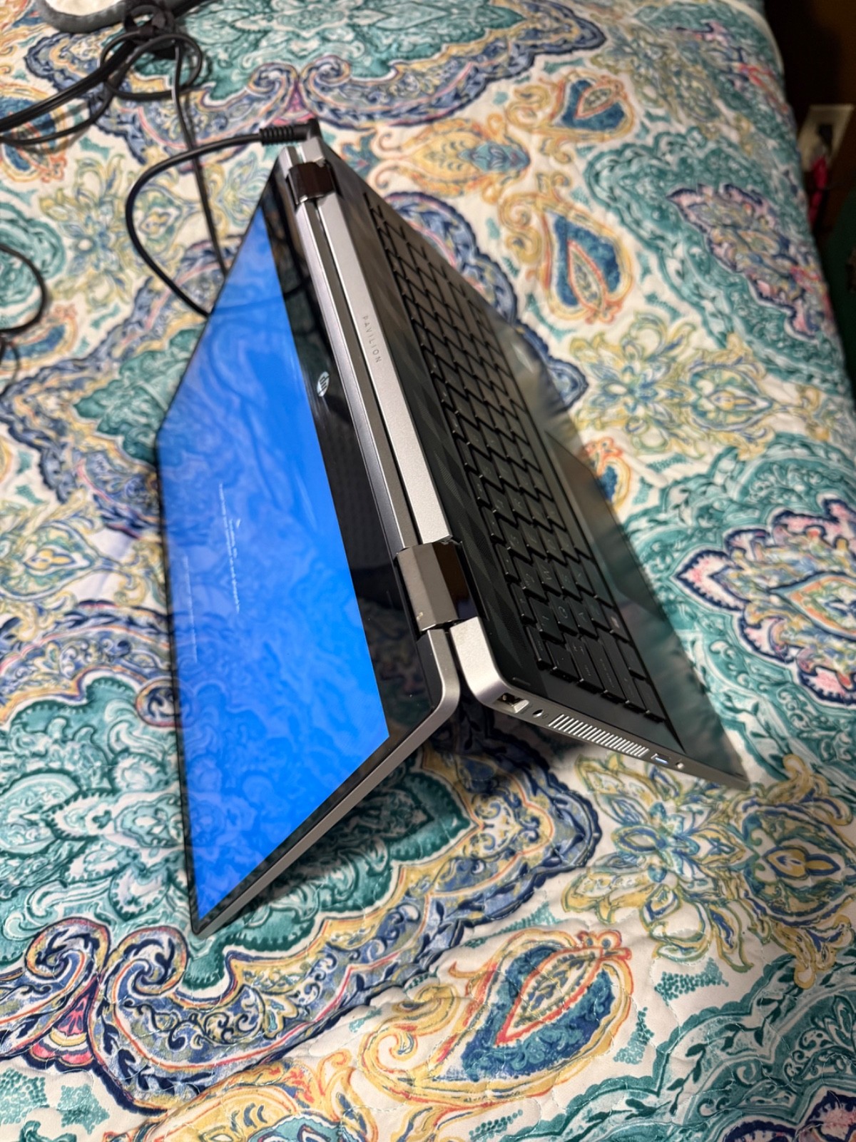 HP Pavilion x360 Convertible 2-in-1 Laptop, 14″ Full HD Silver and Black