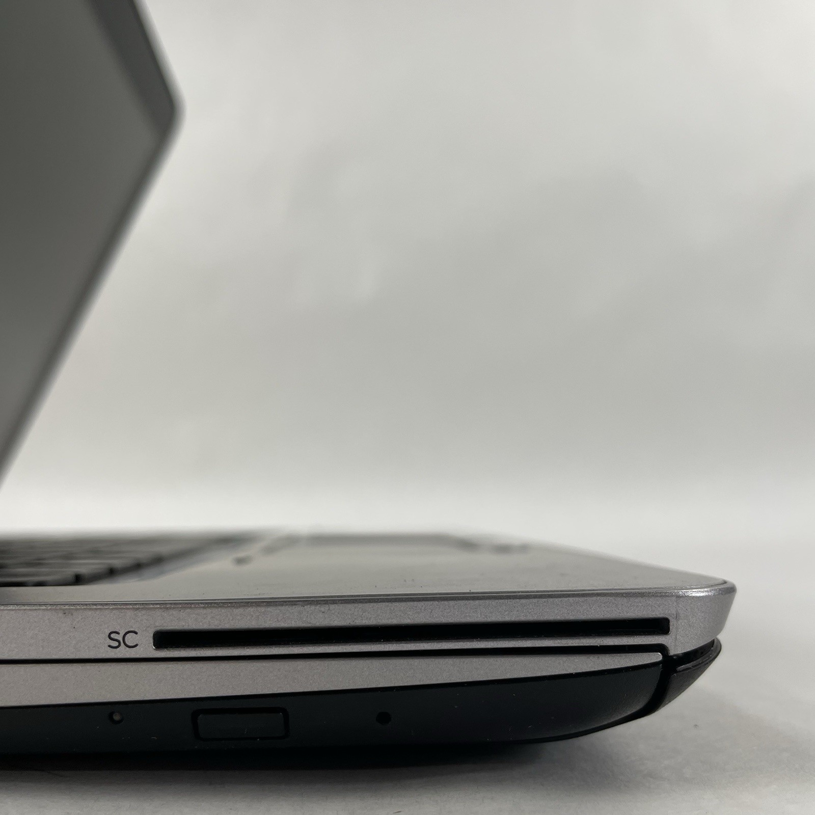 HP ProBook 640 G3 14″ i5-7200U 2.50 GHz 8 GB RAM No SSD/OS/AC