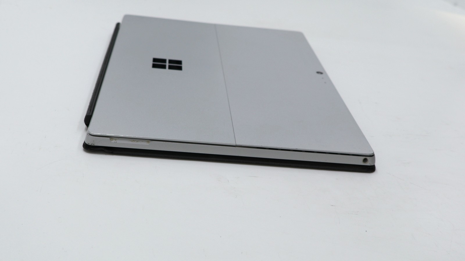 Microsoft Surface Pro 12″ i7-7660u 8GB 256GB – Fair READ DESC