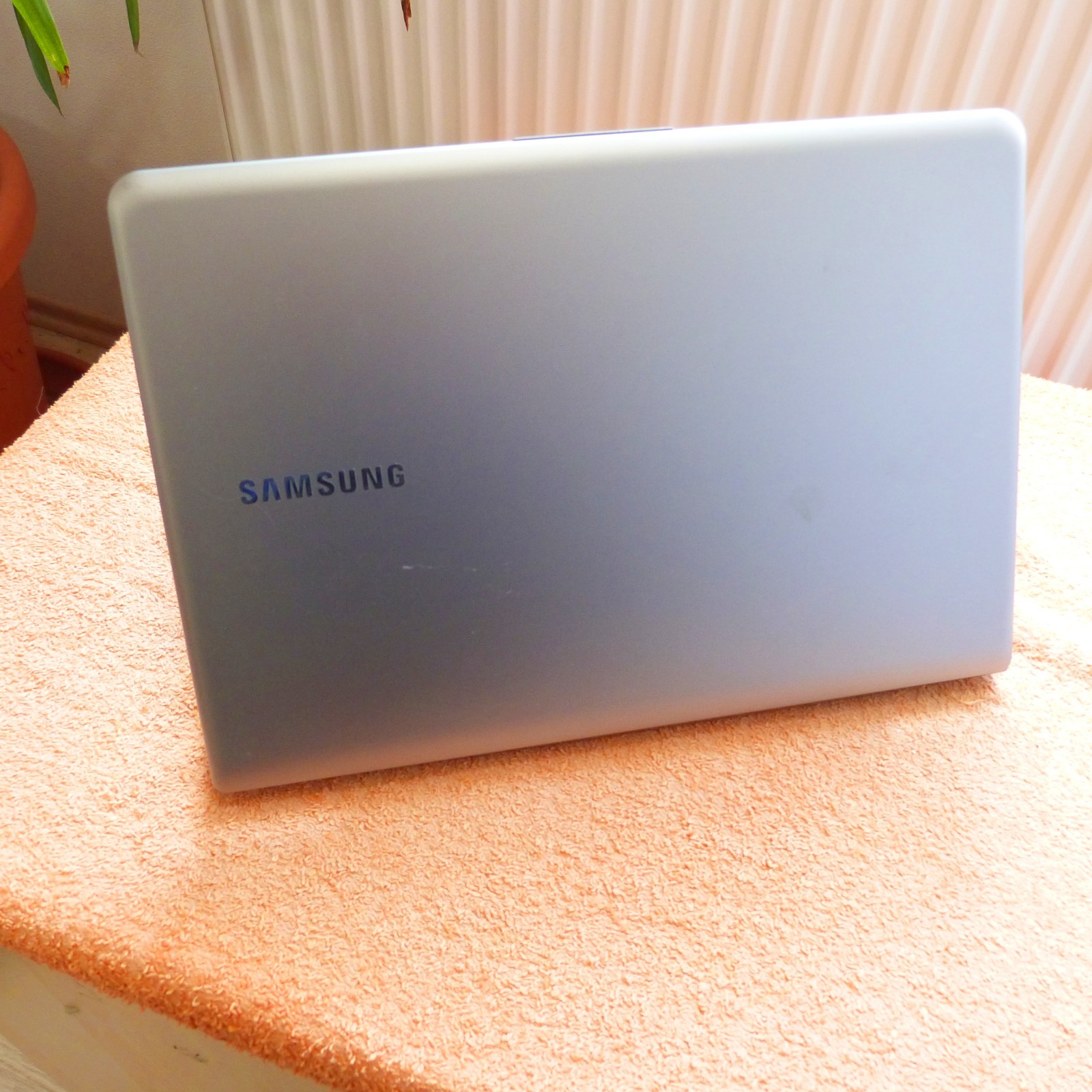 Samsung 530U Business 13″ l METAL ULTRABOOK I 1TB SSD Windows 11 12GB RAM
