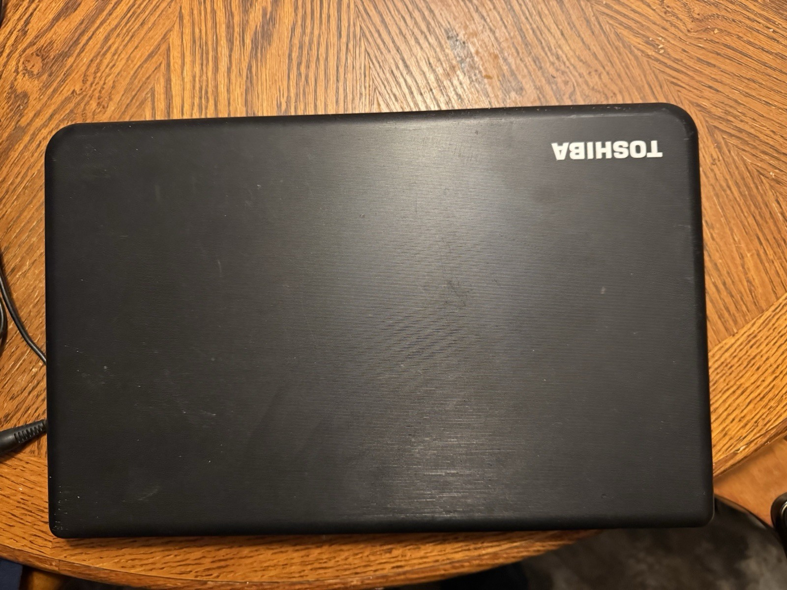 Toshiba Satellite C55-A5300 Laptop Intel Celeron 1037U 4GB Ram 120gb W/charger